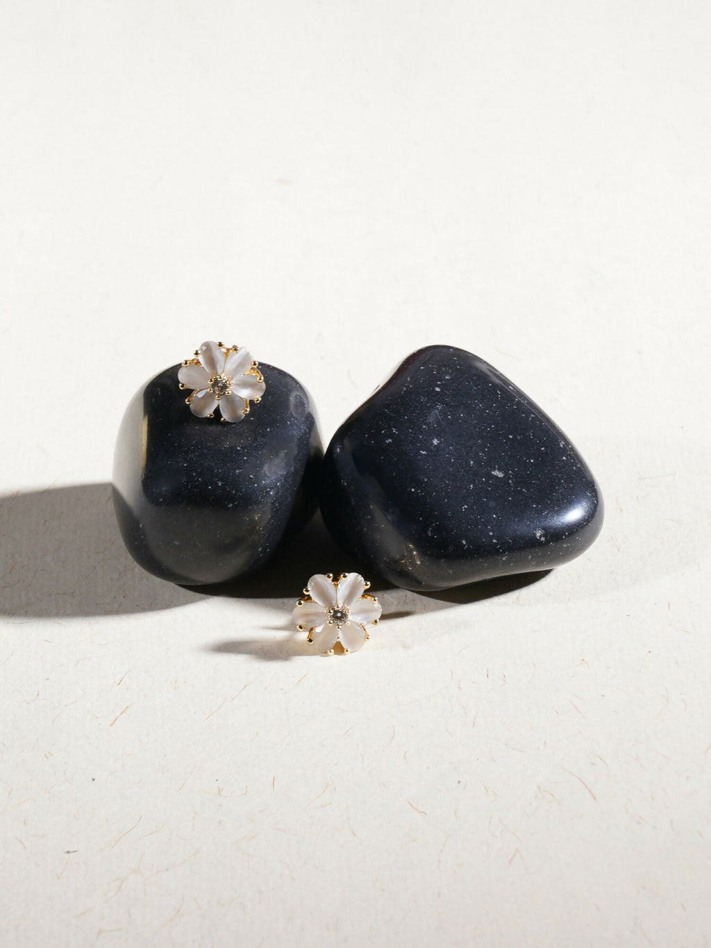 stone stud (white) - Ruby Raang