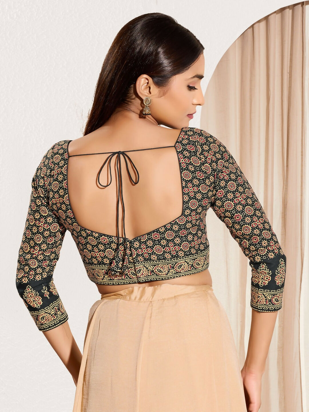 Joban Fashion Black Cotton Padded Blouse With Sweetheart Neck Elbow Sleeves