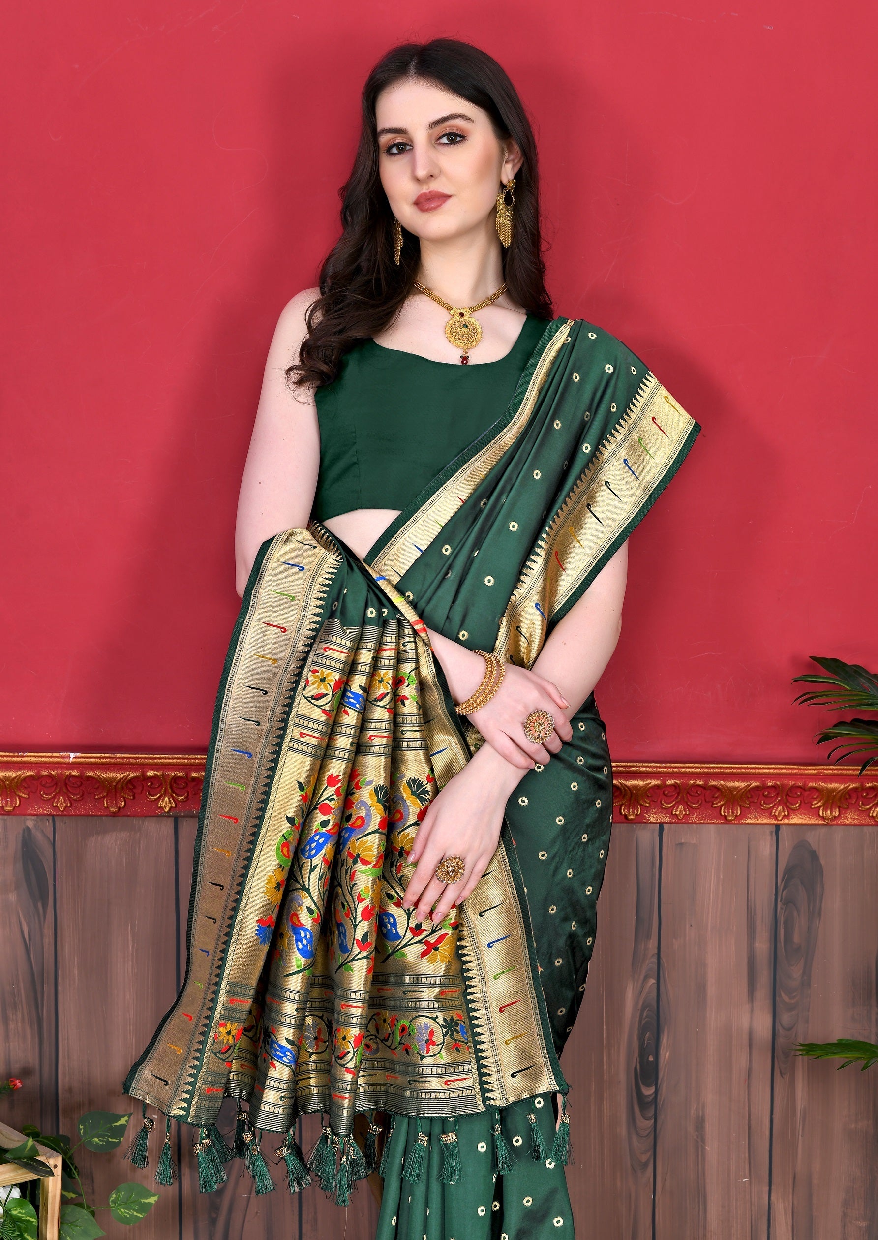 Vedant Vastram Soft Litchi Silk Paithani Silk Saree - Bottle Green