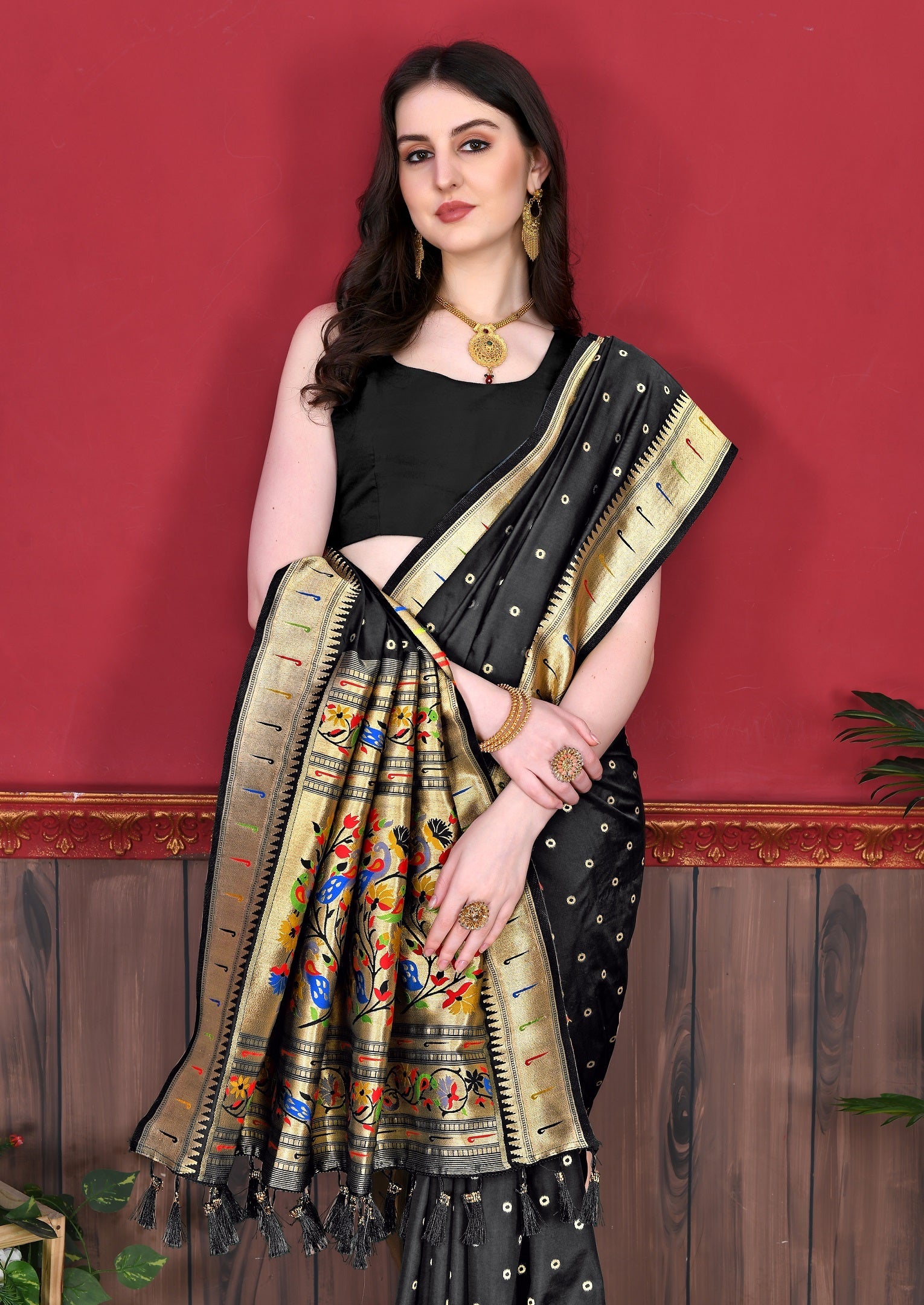 Vedant Vastram Soft Litchi Silk Paithani Silk Saree - Black