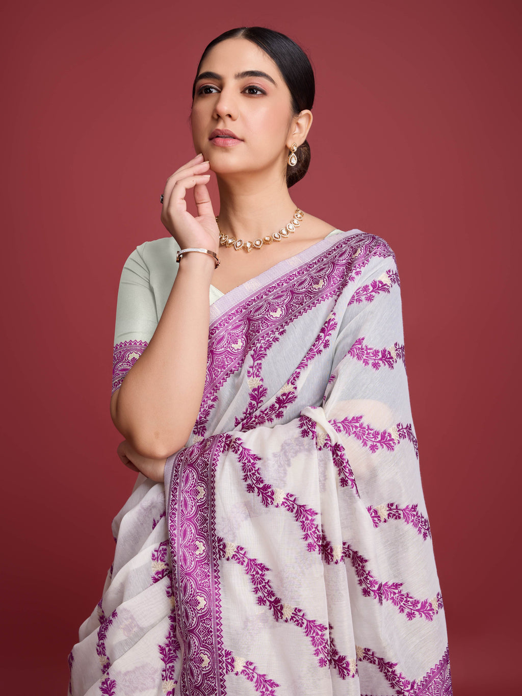 Vedant Vastram Dhakai Jamdani Cotton Saree - Wine