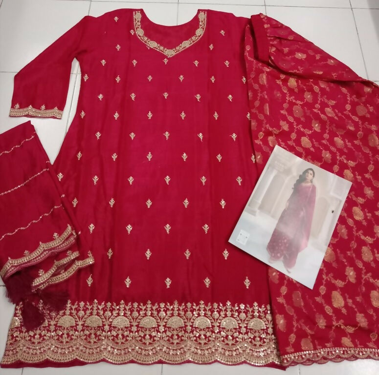 Vastranavya Exquisite Pink Heavy Chinon with Embroidered & Sequins Work Salwar Suits
