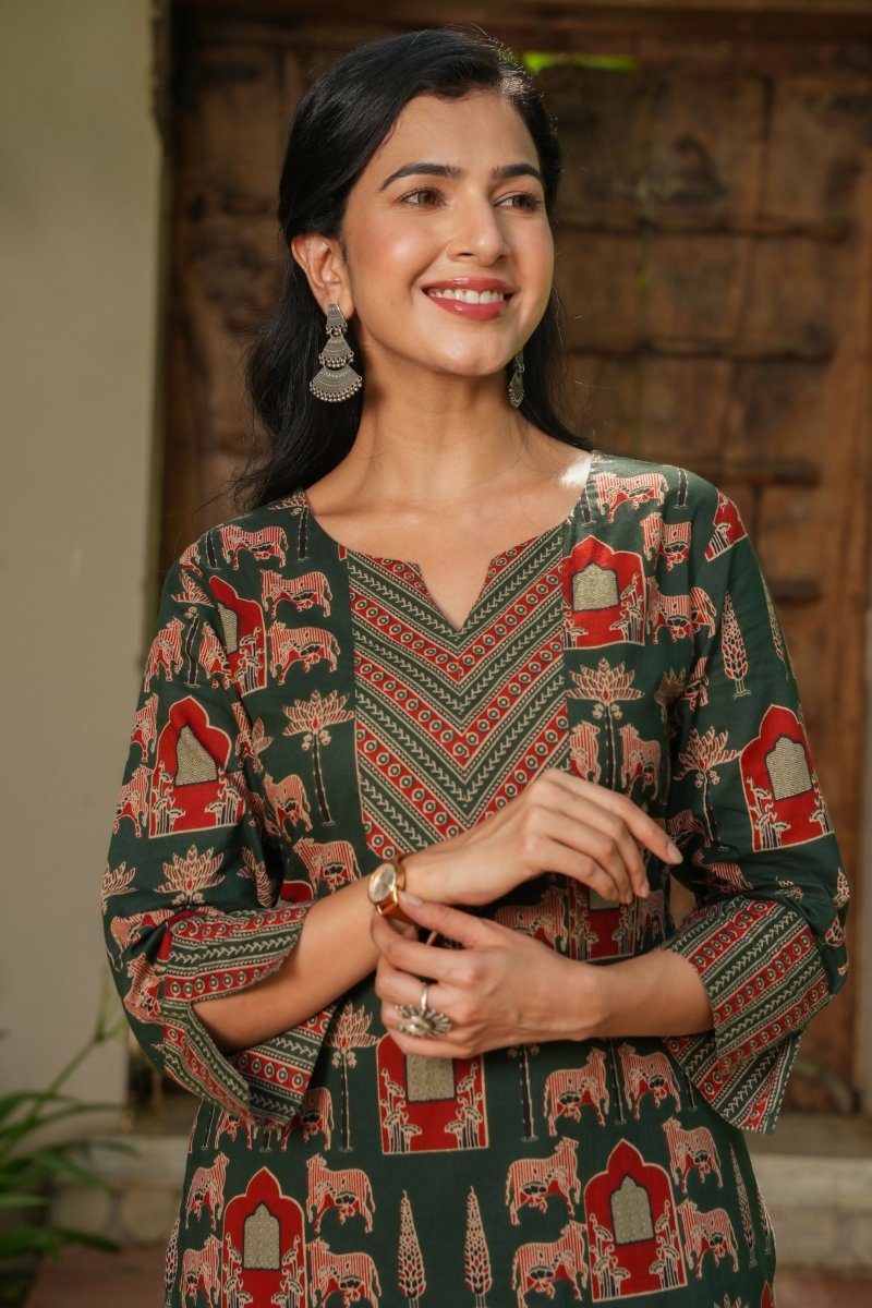 Aramya Green Soft Cotton Abstract Straight Kurta for Women