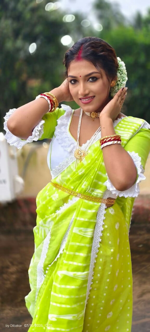 Exclusive Collection Beautiful Parrot Green Jaal Jamdani Saree