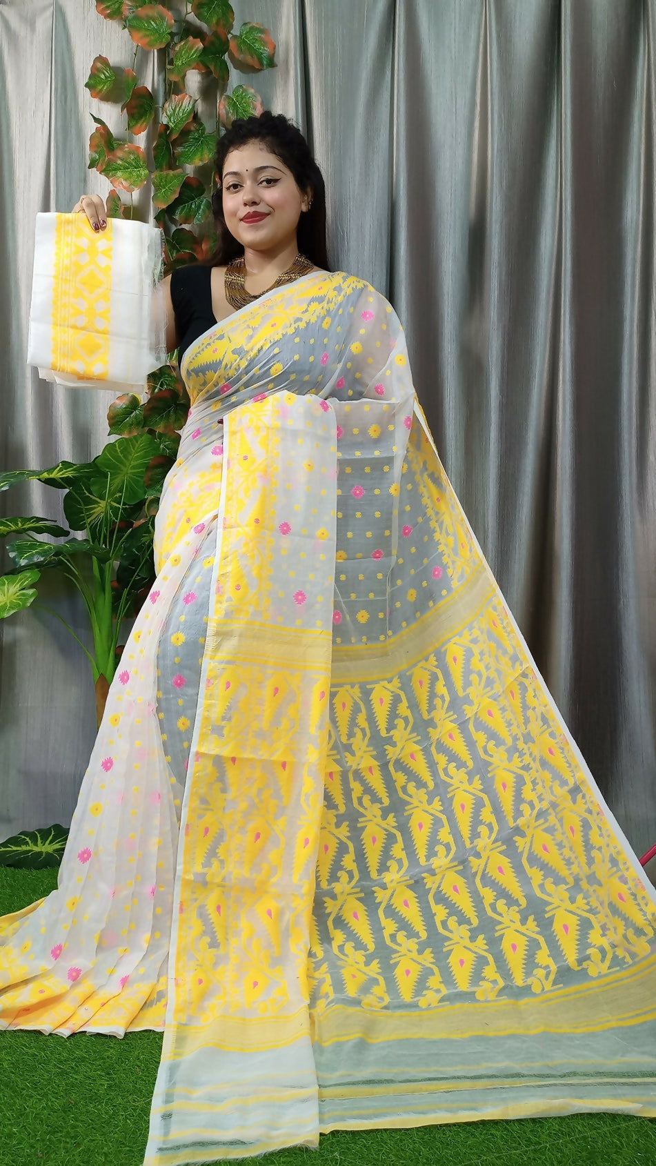 Exclusive Collection Off White Beautiful Jamdani Collection Saree