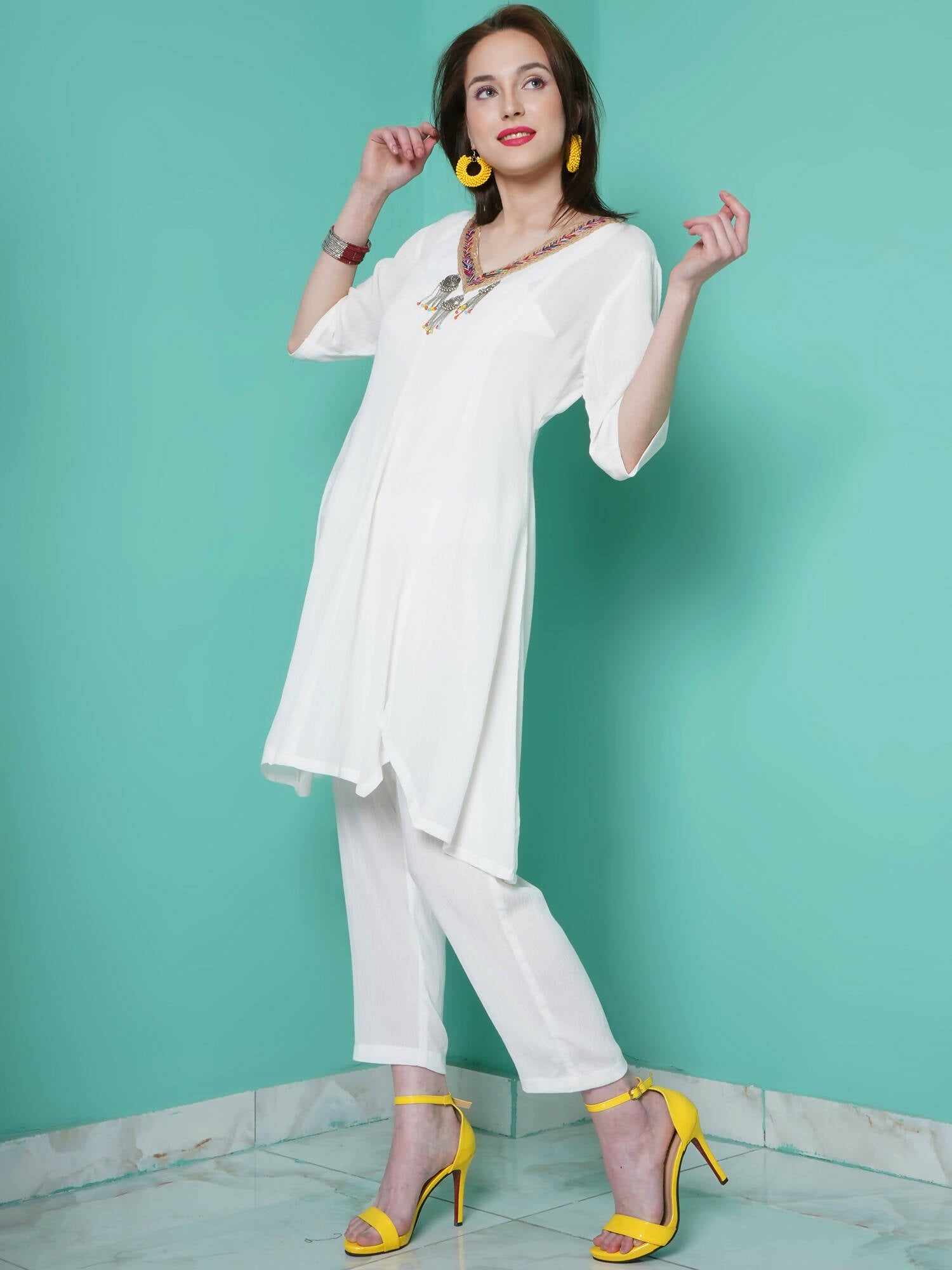 Women Republic White Rayo N Crepe Coord Set