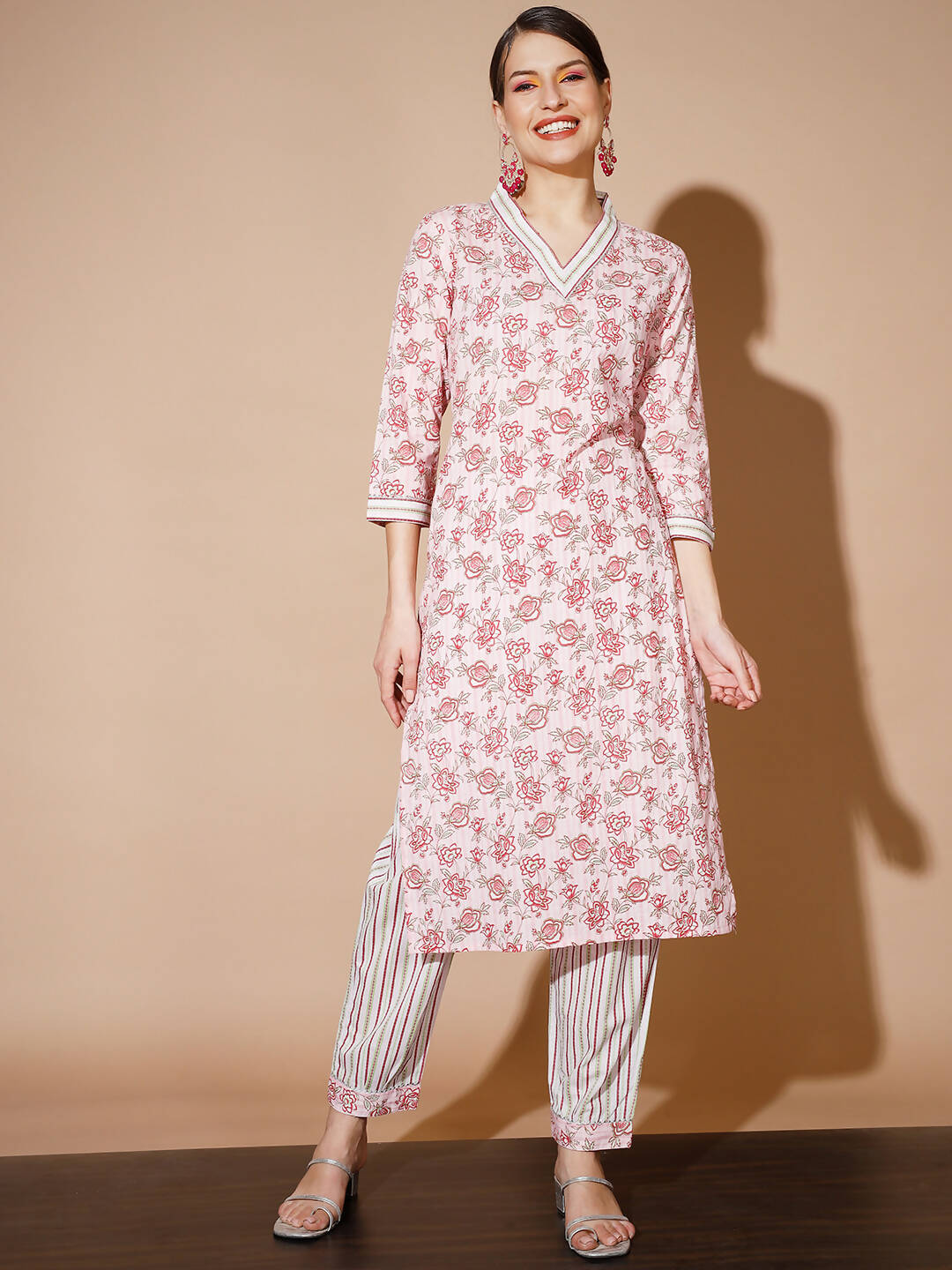 Myshka Women Pink Floral Kurta & Trousers
