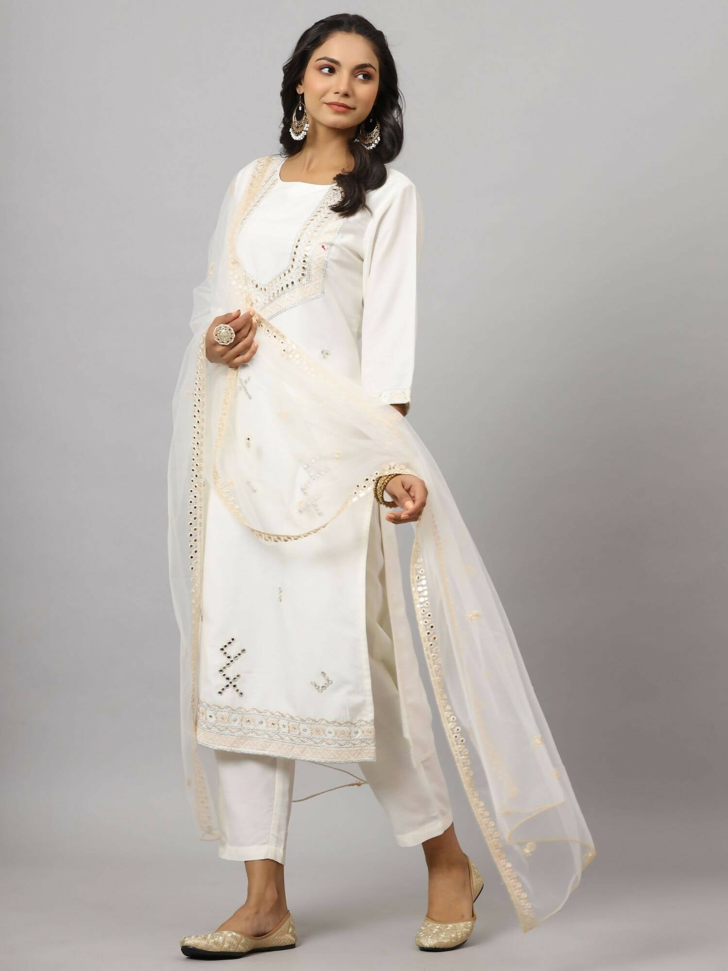 Juniper Women's White Chinnon Solid Embroidered Kurta Set