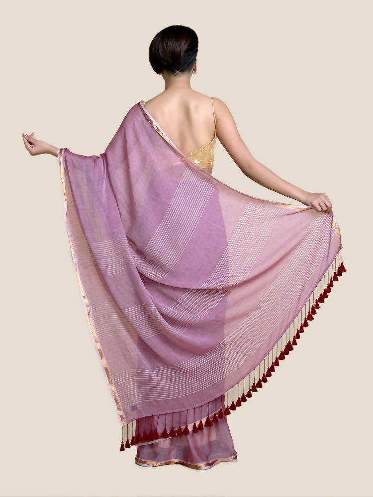 Suta Women Maroon Mul Cotton Saree With Zari Border And Ghicha Pallu