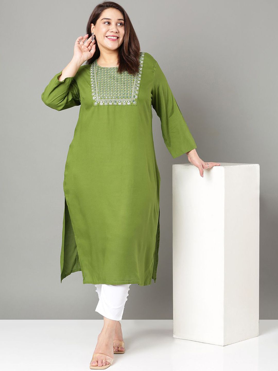 Sztori Plus Size Floral Yoke Design Mirror Work Straight Kurta