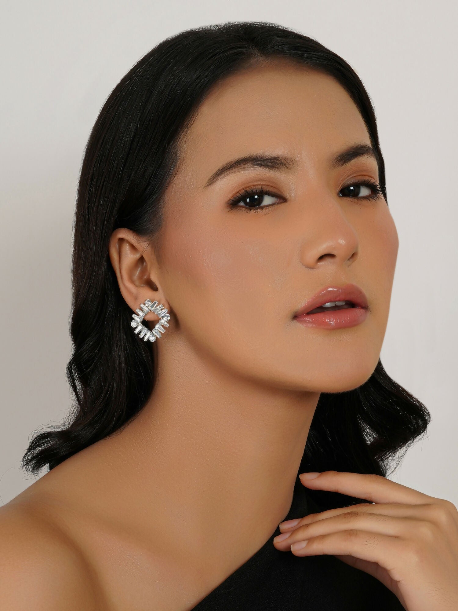 stone stud (white) - Ruby Raang