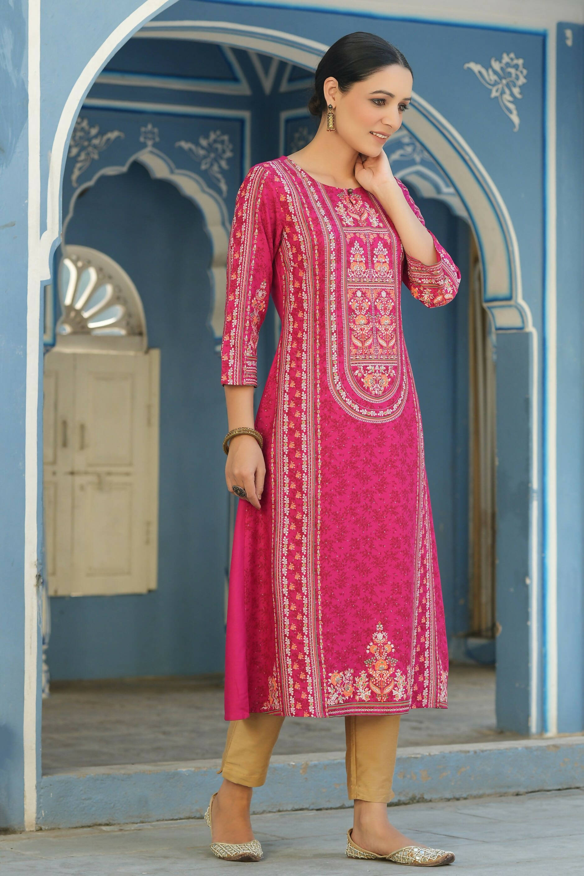 Juniper Women's Fuchsia Rayon Staple Placement Printed A-Line Kurta
