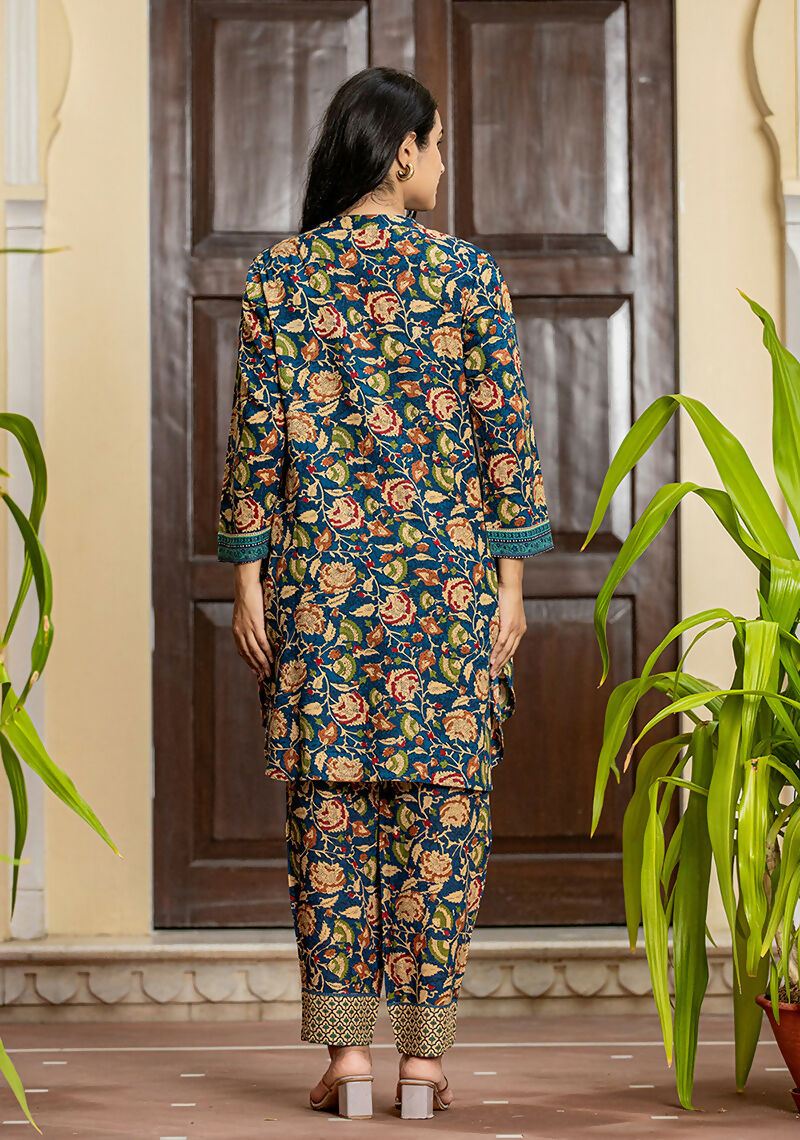 Kaajh Women's Blue Floral Printed Viscose Rayon Kurta Pant Set