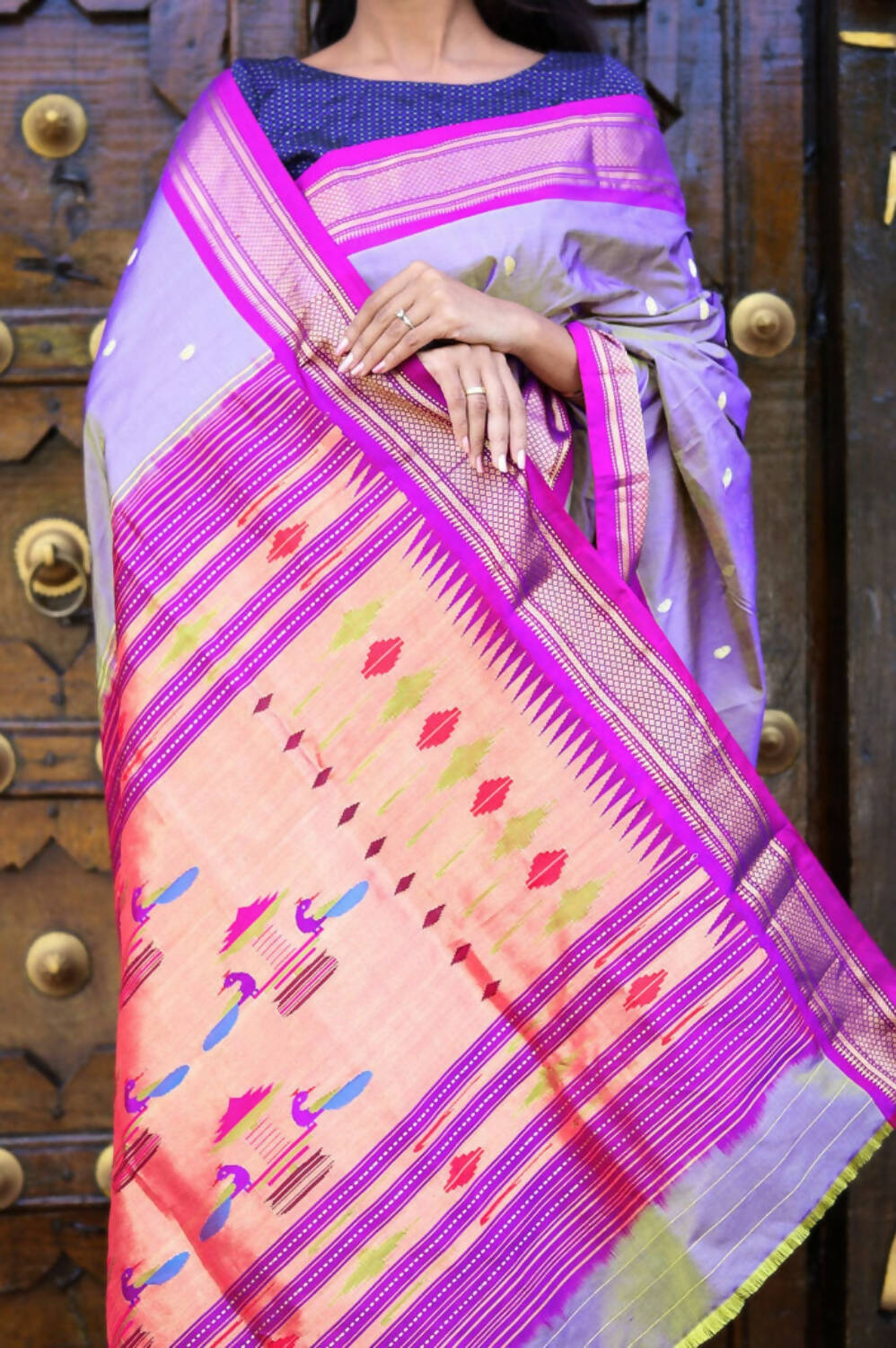 Very Much Indian Pure Silk Handloom Paithani -Dual Tone Lavender With Purplish Pink