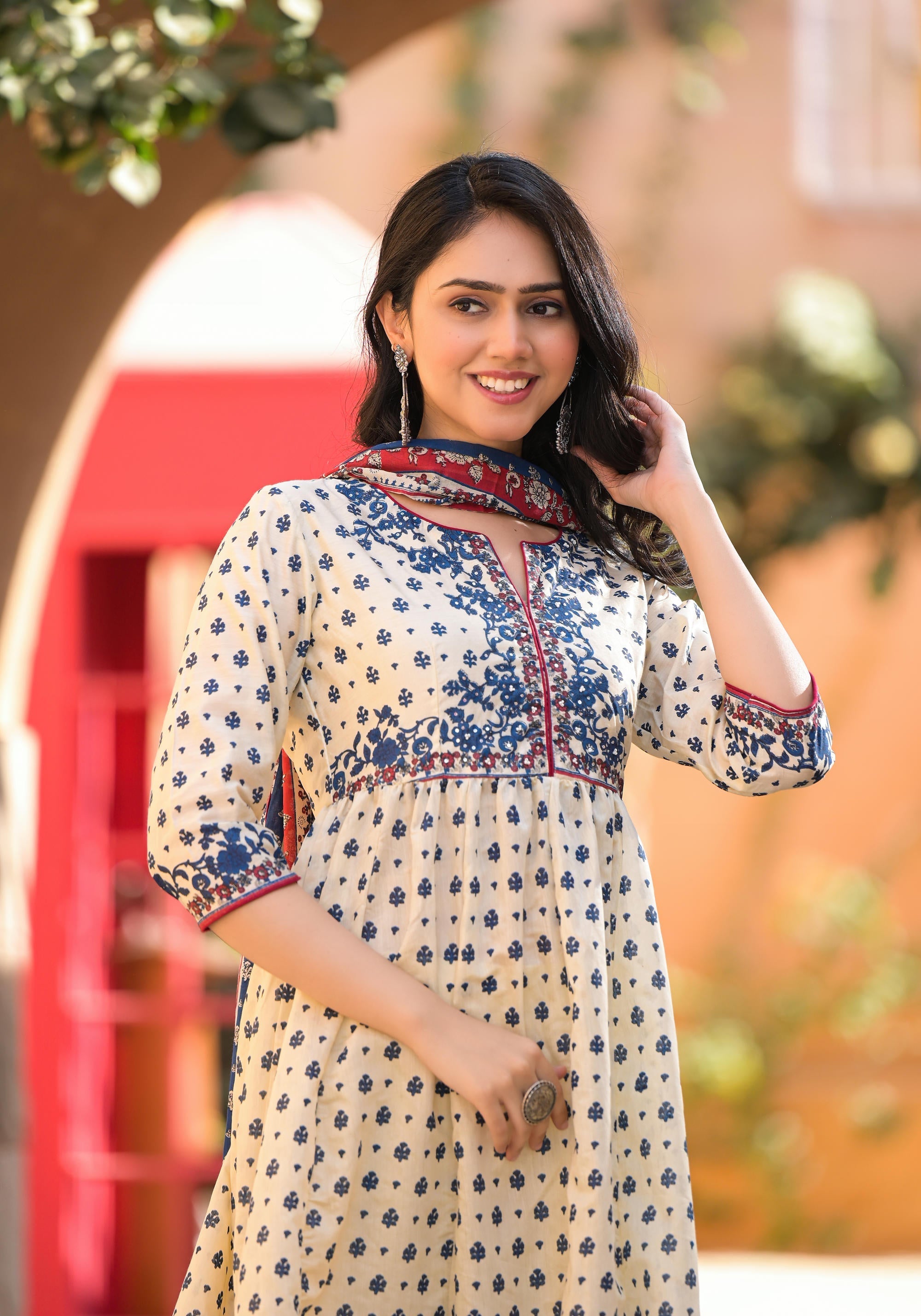 Juniper Women's Ivory Floral Printed Chanderi Kurta Pant And Dupatta Set With Sequins