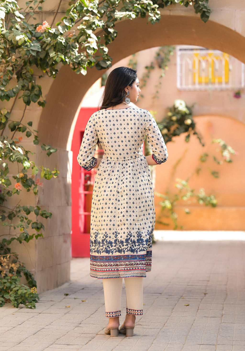 Juniper Women's Ivory Floral Printed Chanderi Kurta Pant And Dupatta Set With Sequins