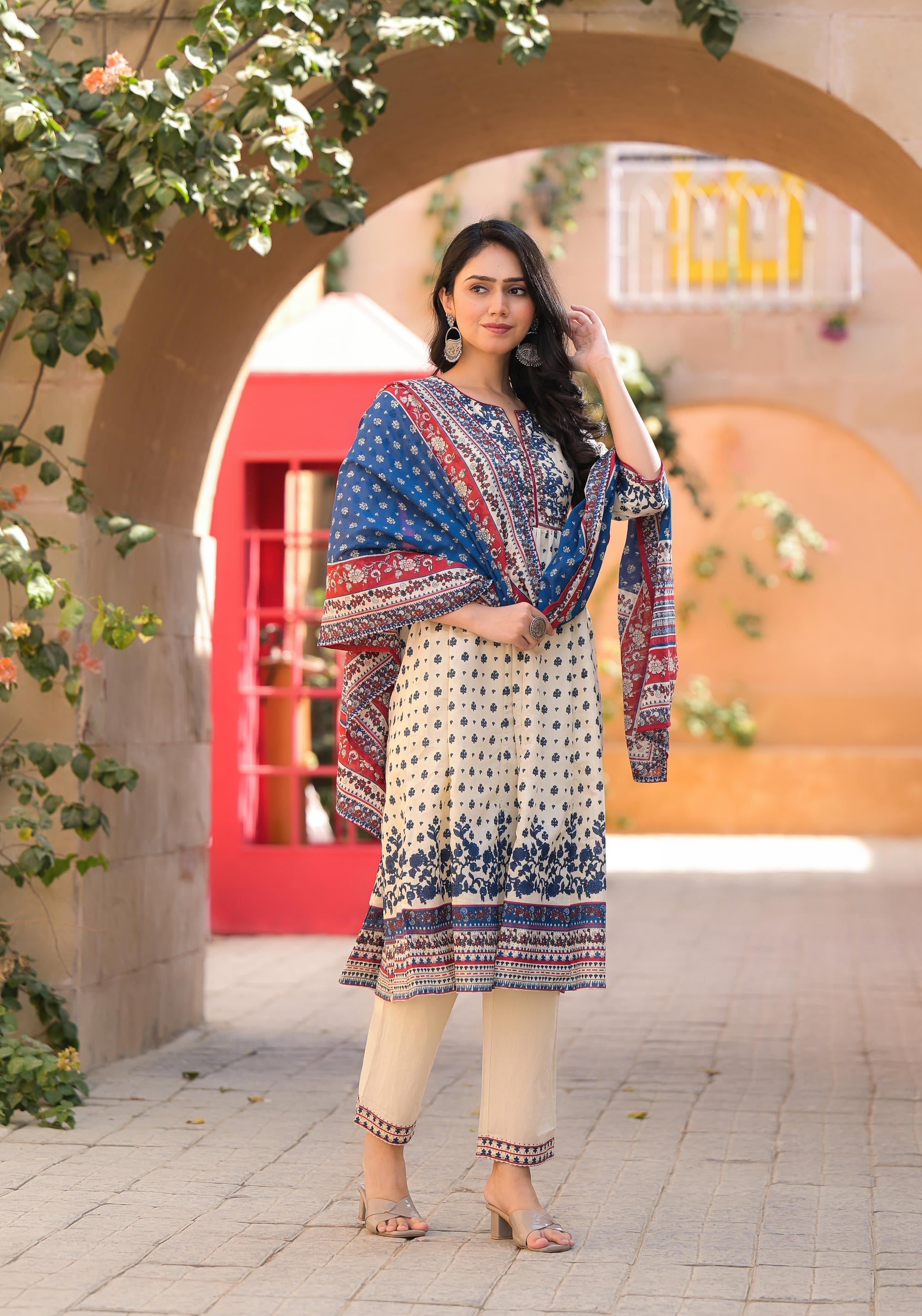 Juniper Women's Ivory Floral Printed Chanderi Kurta Pant And Dupatta Set With Sequins
