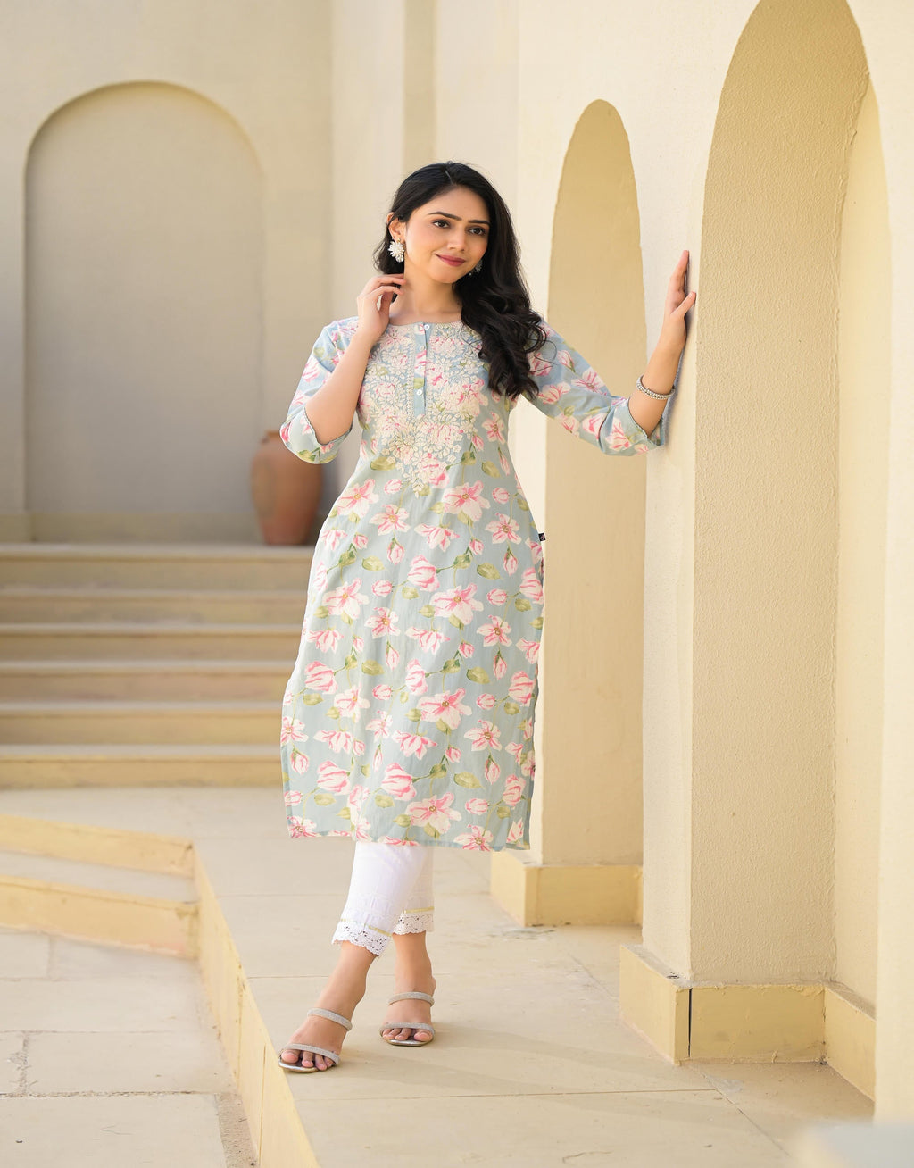 Juniper Women's Green Floral Printed Cotton Kurta With Thread Work & Buttons