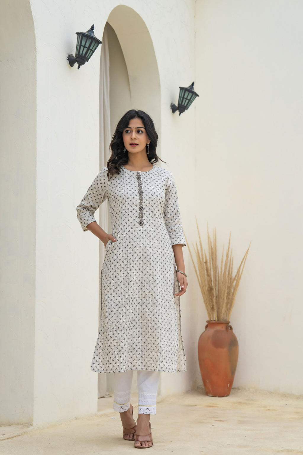 Juniper White Minimal Motif Printed Kurta