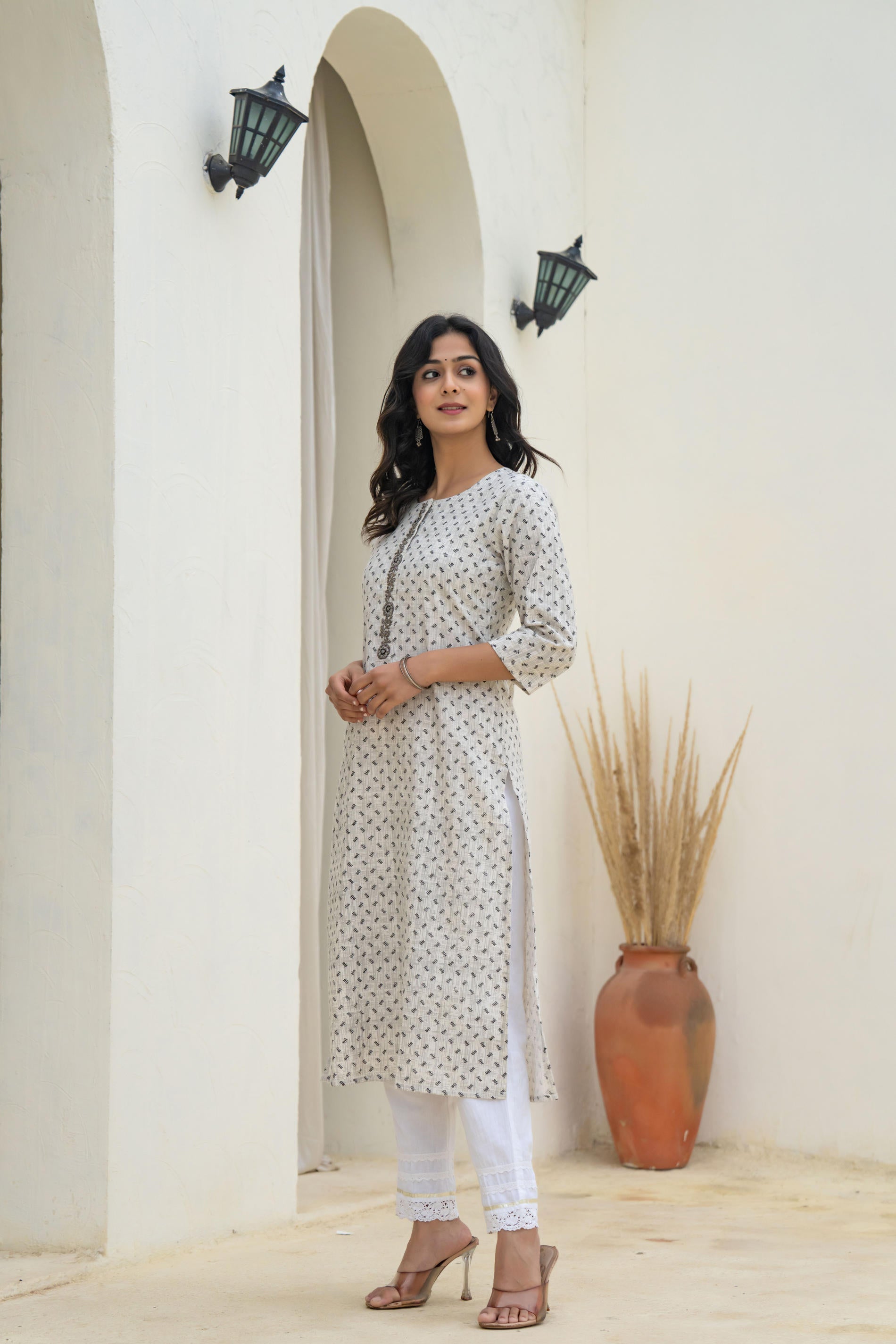 Juniper White Minimal Motif Printed Kurta