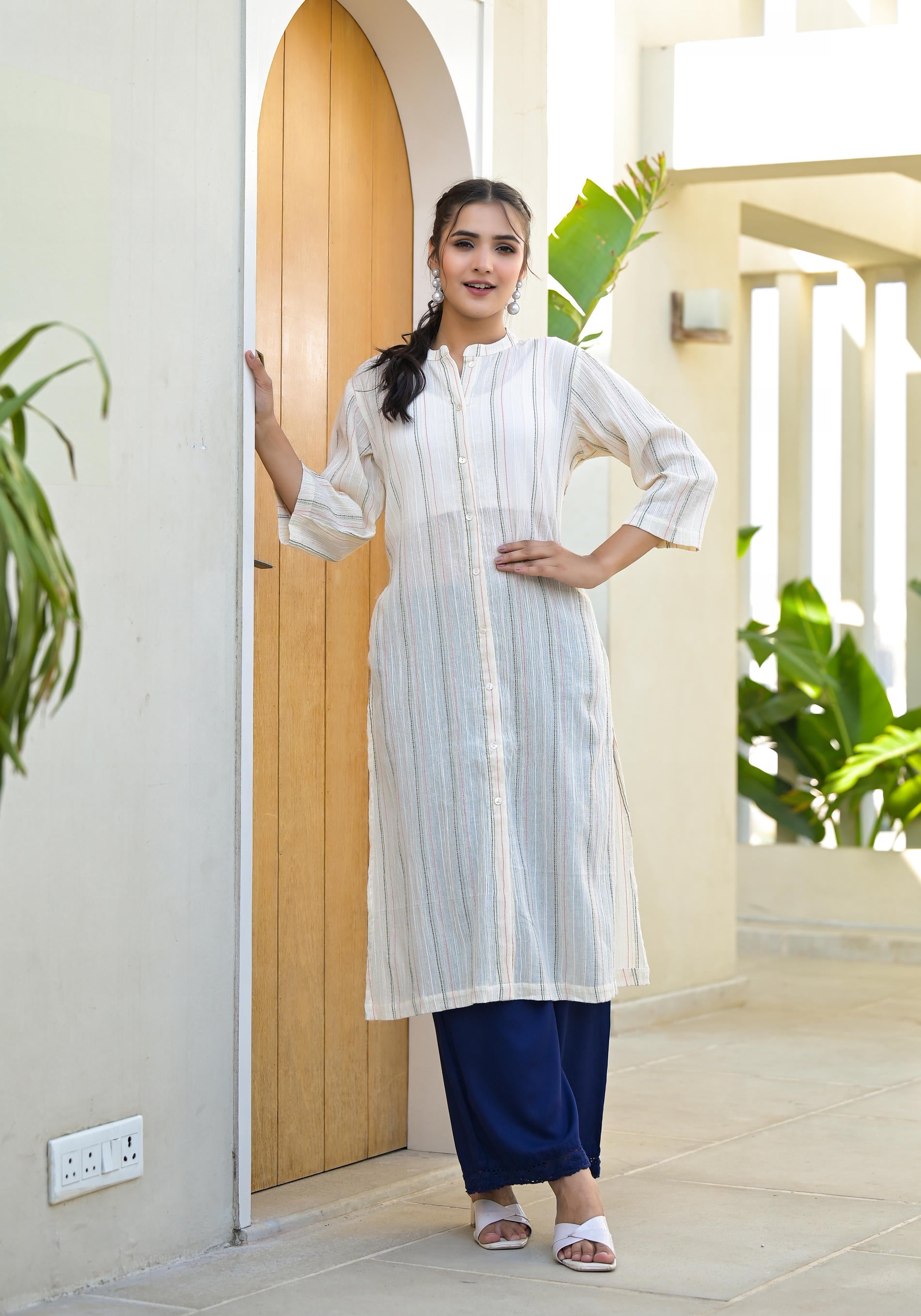 Juniper Minimal Ivory Striped Straight Kurta