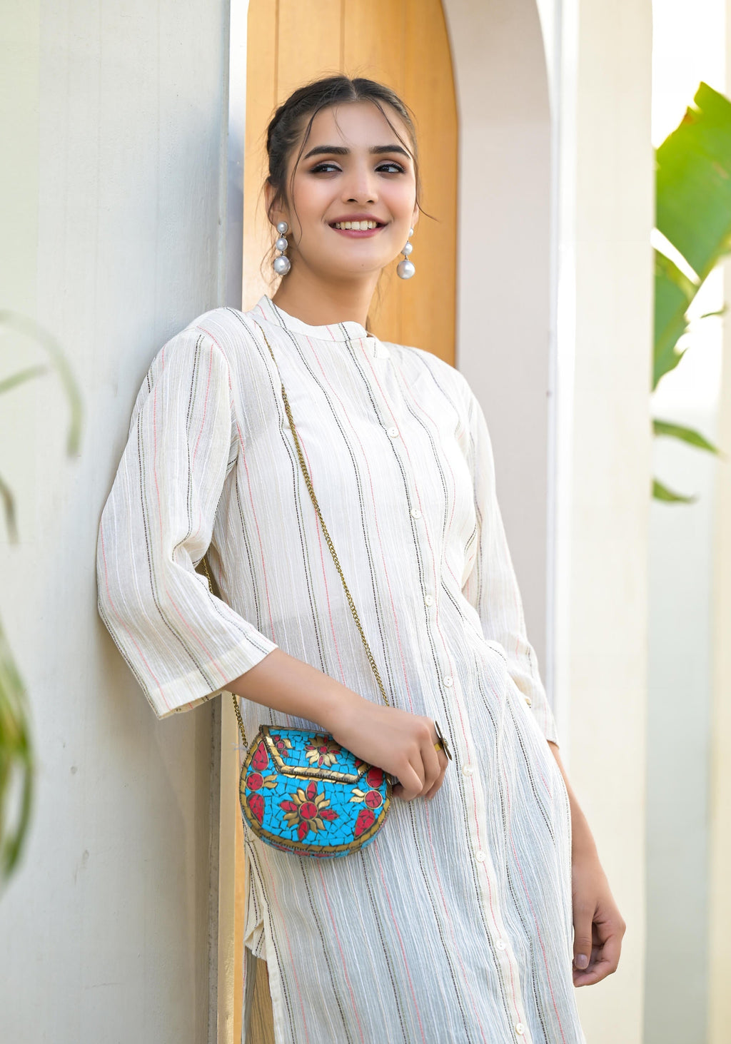 Juniper Minimal Ivory Striped Straight Kurta