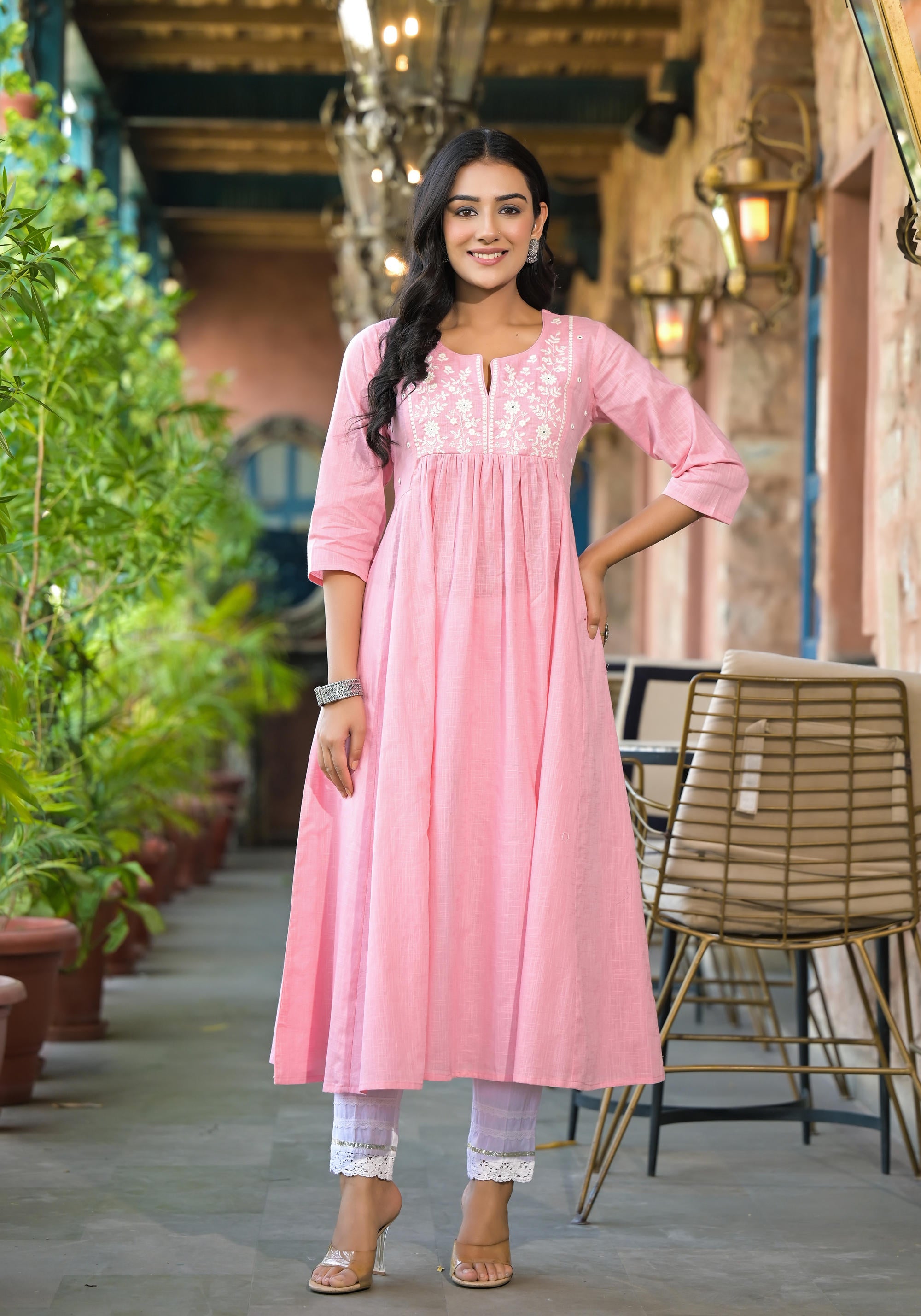 Juniper Women's Onion Pink Solid Cotton Kurta With Thread Embroidery