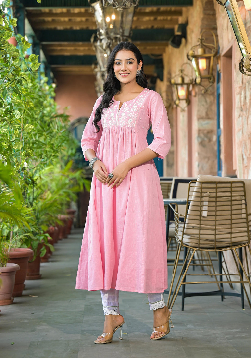 Juniper Women's Onion Pink Solid Cotton Kurta With Thread Embroidery