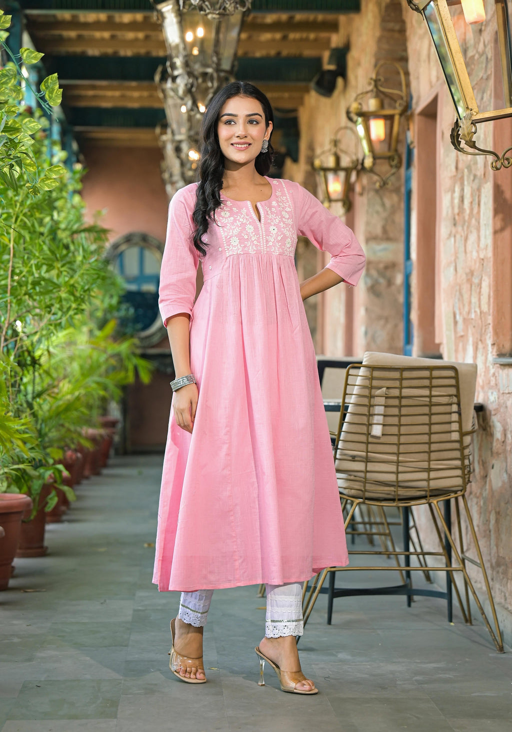 Juniper Women's Onion Pink Solid Cotton Kurta With Thread Embroidery
