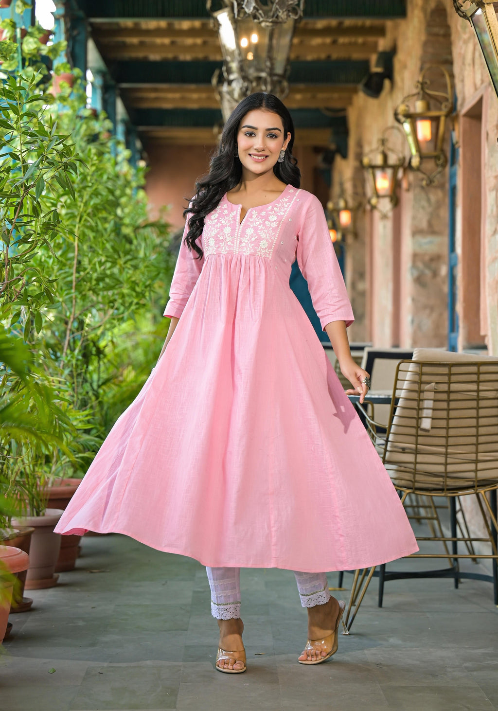 Juniper Women's Onion Pink Solid Cotton Kurta With Thread Embroidery