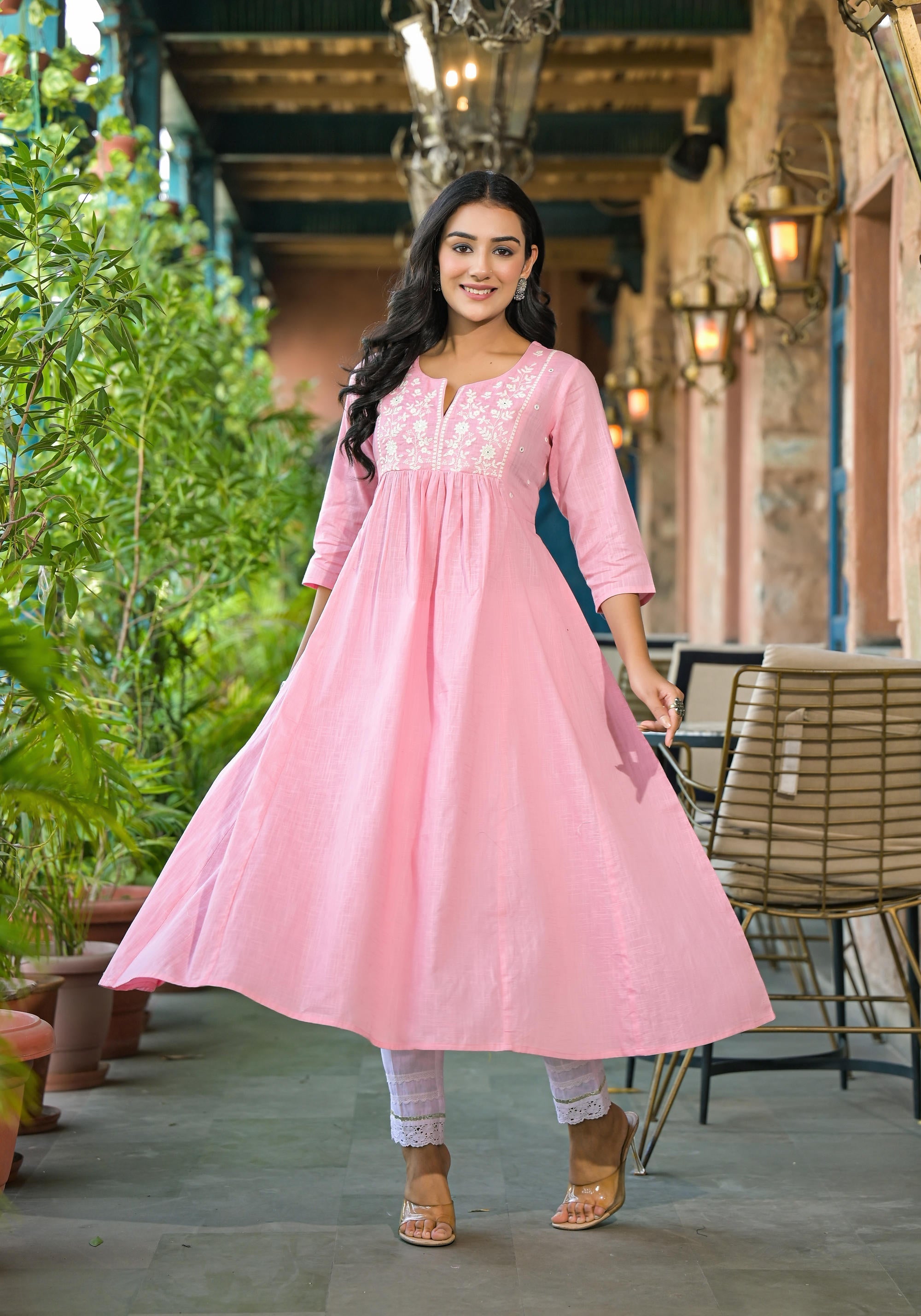 Juniper Women's Onion Pink Solid Cotton Kurta With Thread Embroidery