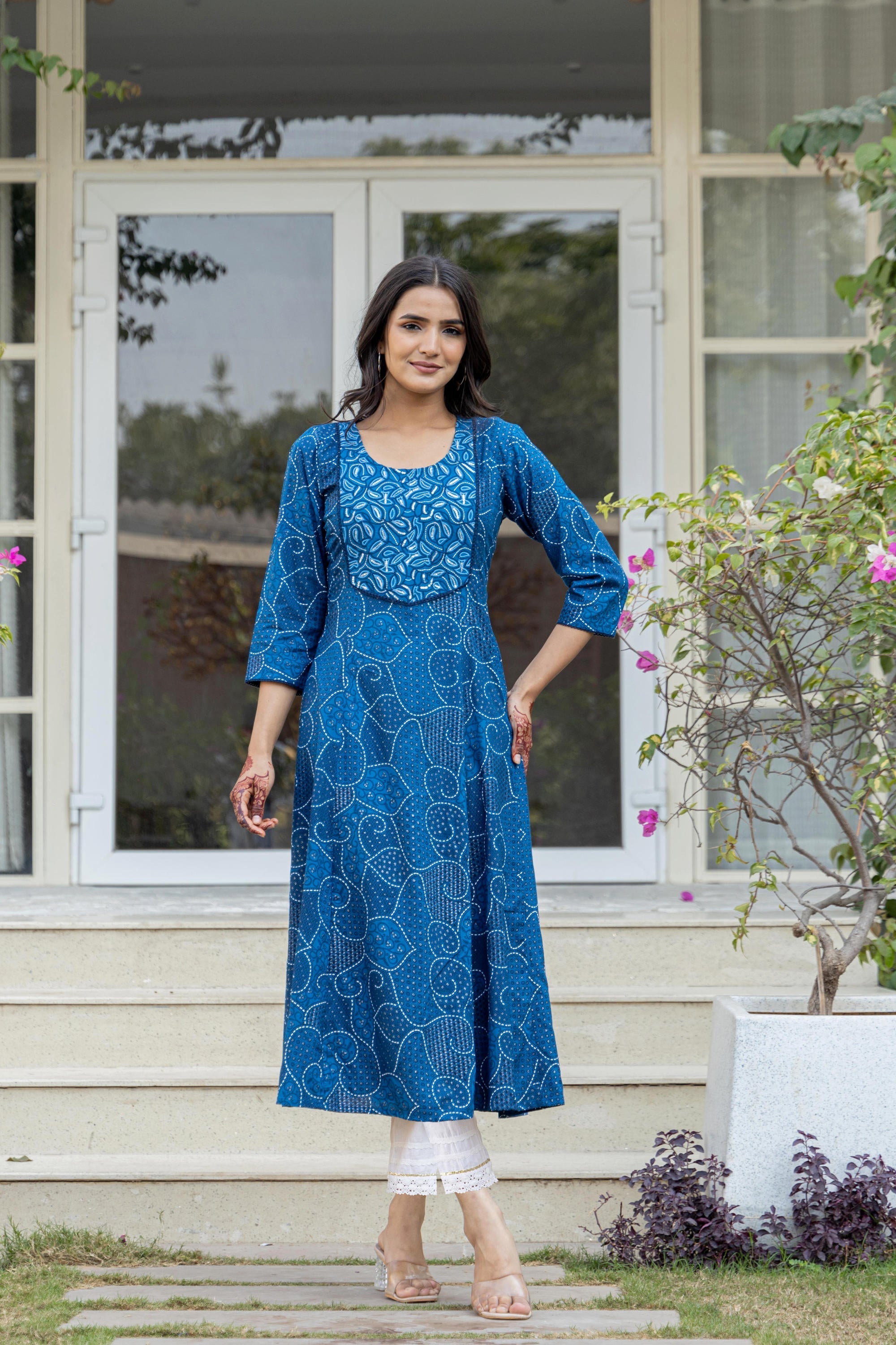 Juniper Blue Ethnic Motif Printed Viscose Kurta With Sequins
