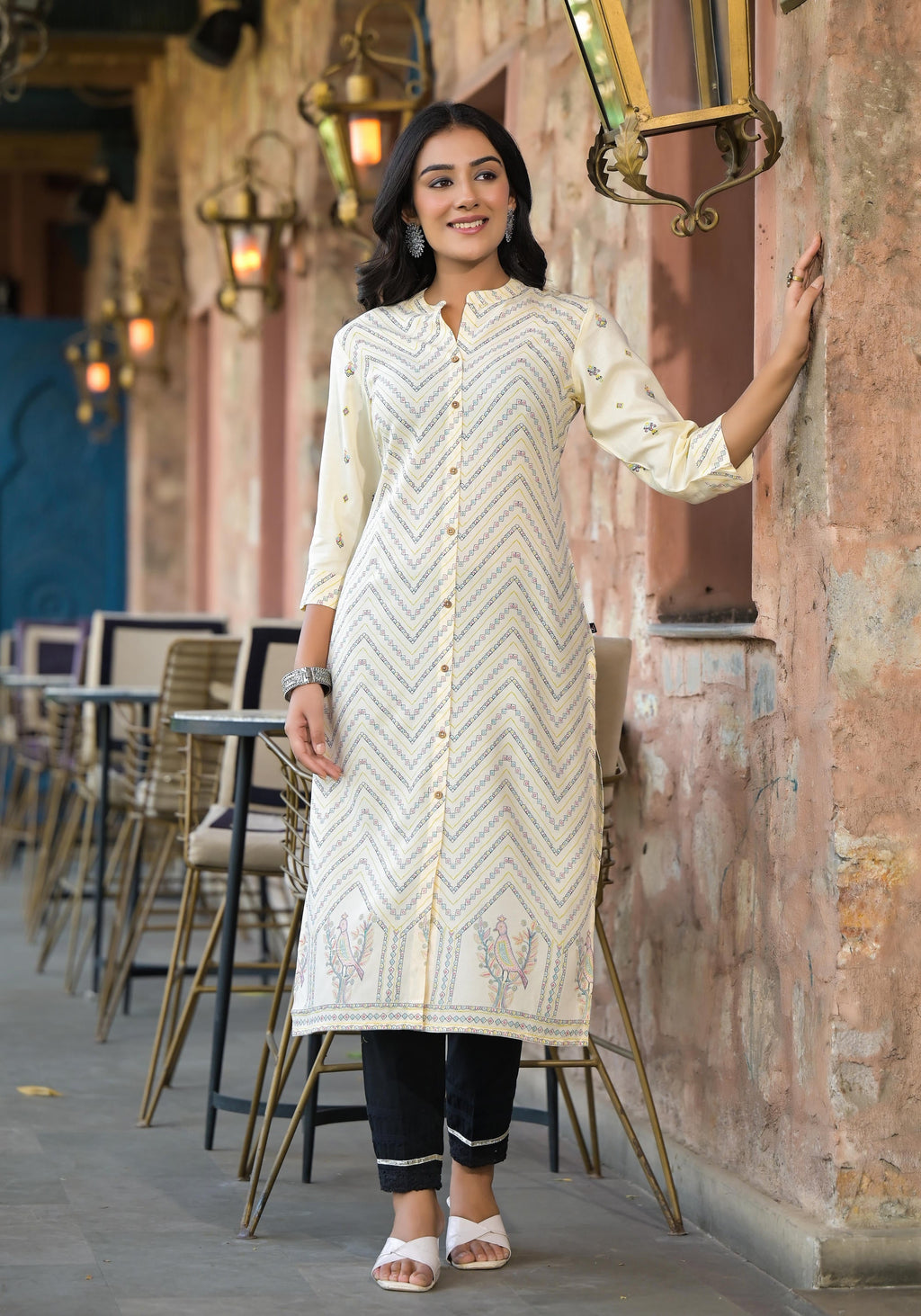 Juniper Women's Ivory Ethnic Motif Printed Viscose Kurta With Button Closure