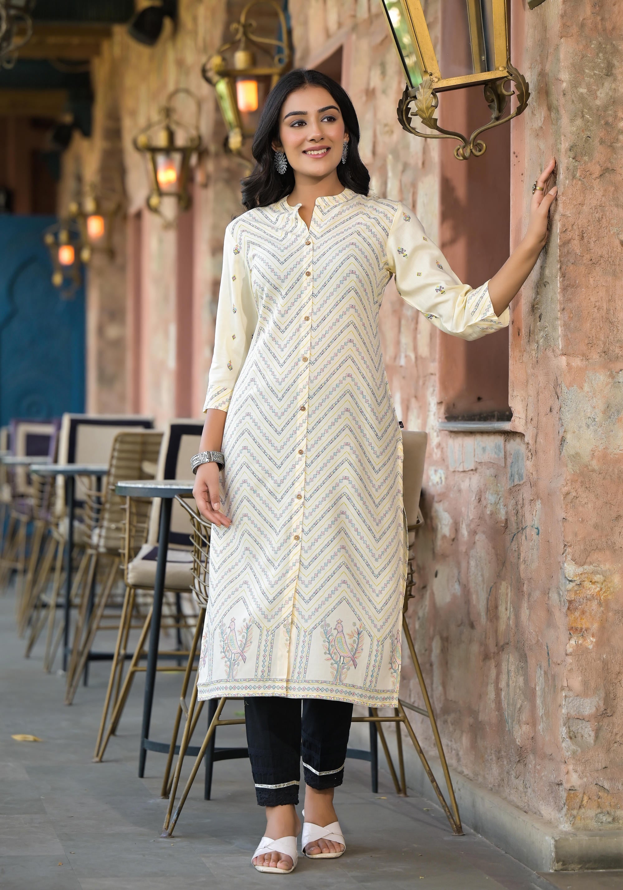 Juniper Women's Ivory Ethnic Motif Printed Viscose Kurta With Button Closure