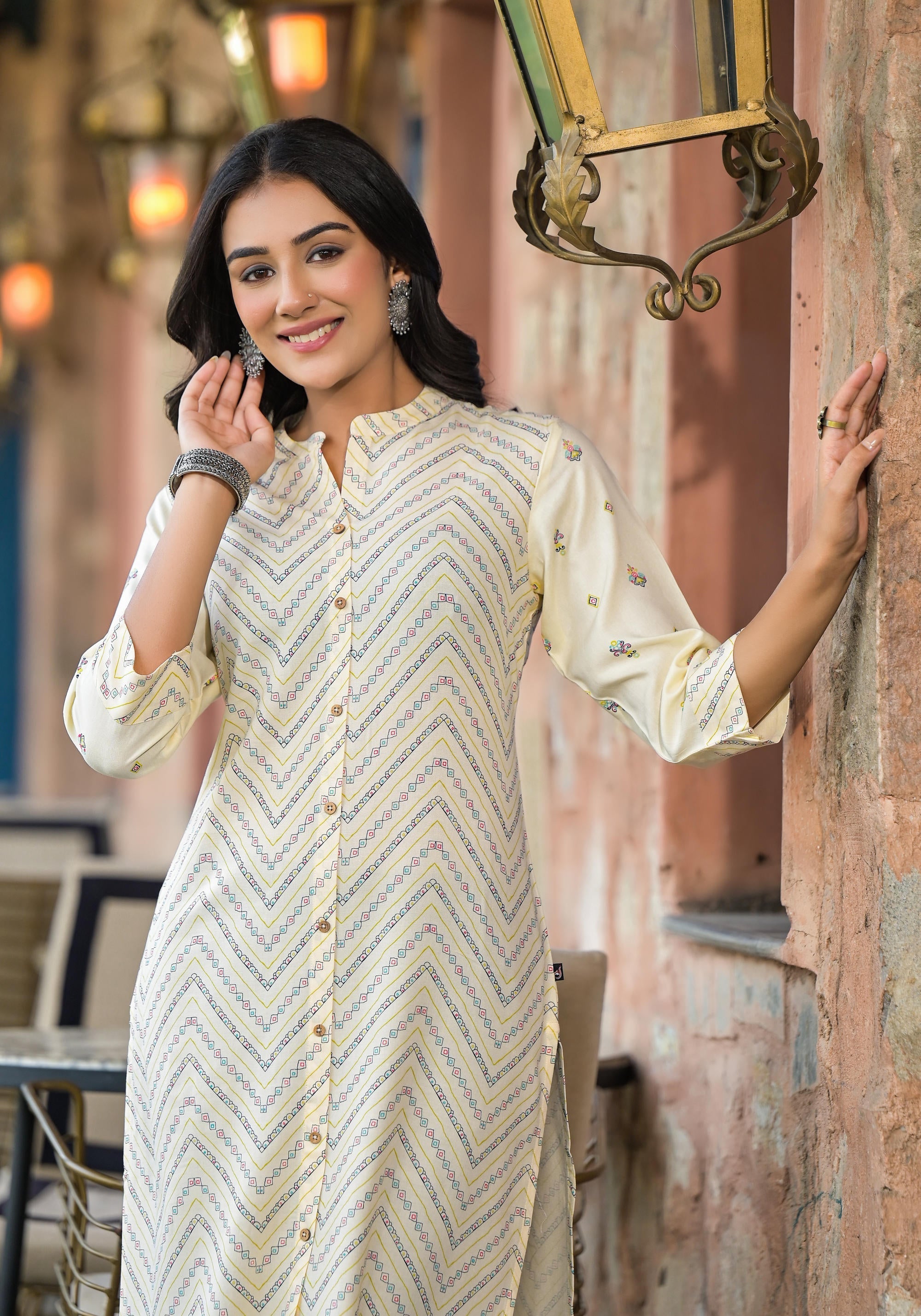 Juniper Women's Ivory Ethnic Motif Printed Viscose Kurta With Button Closure