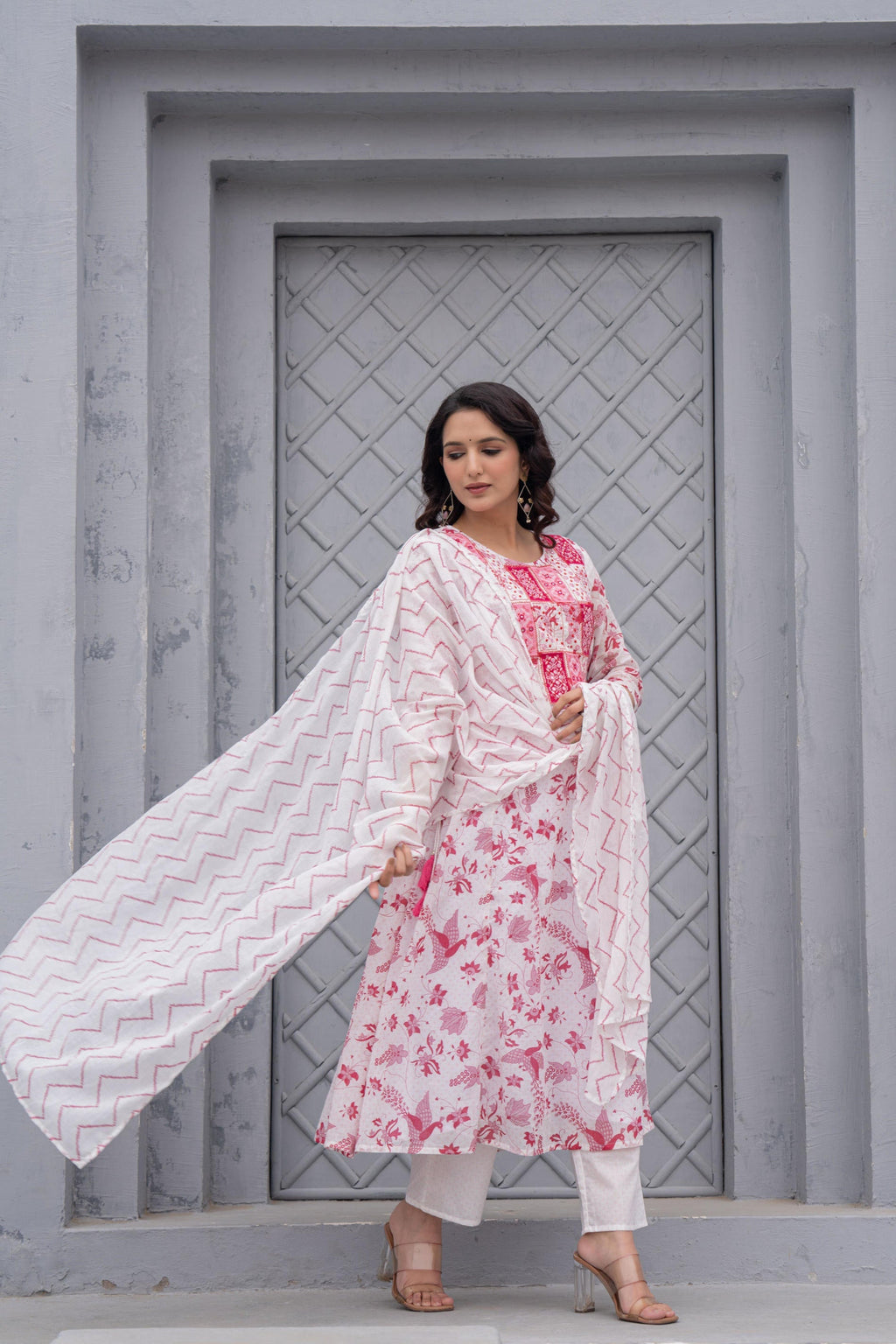 Juniper White & Pink Floral Printed Cotton Kurta Set With Thread & Mirror Work