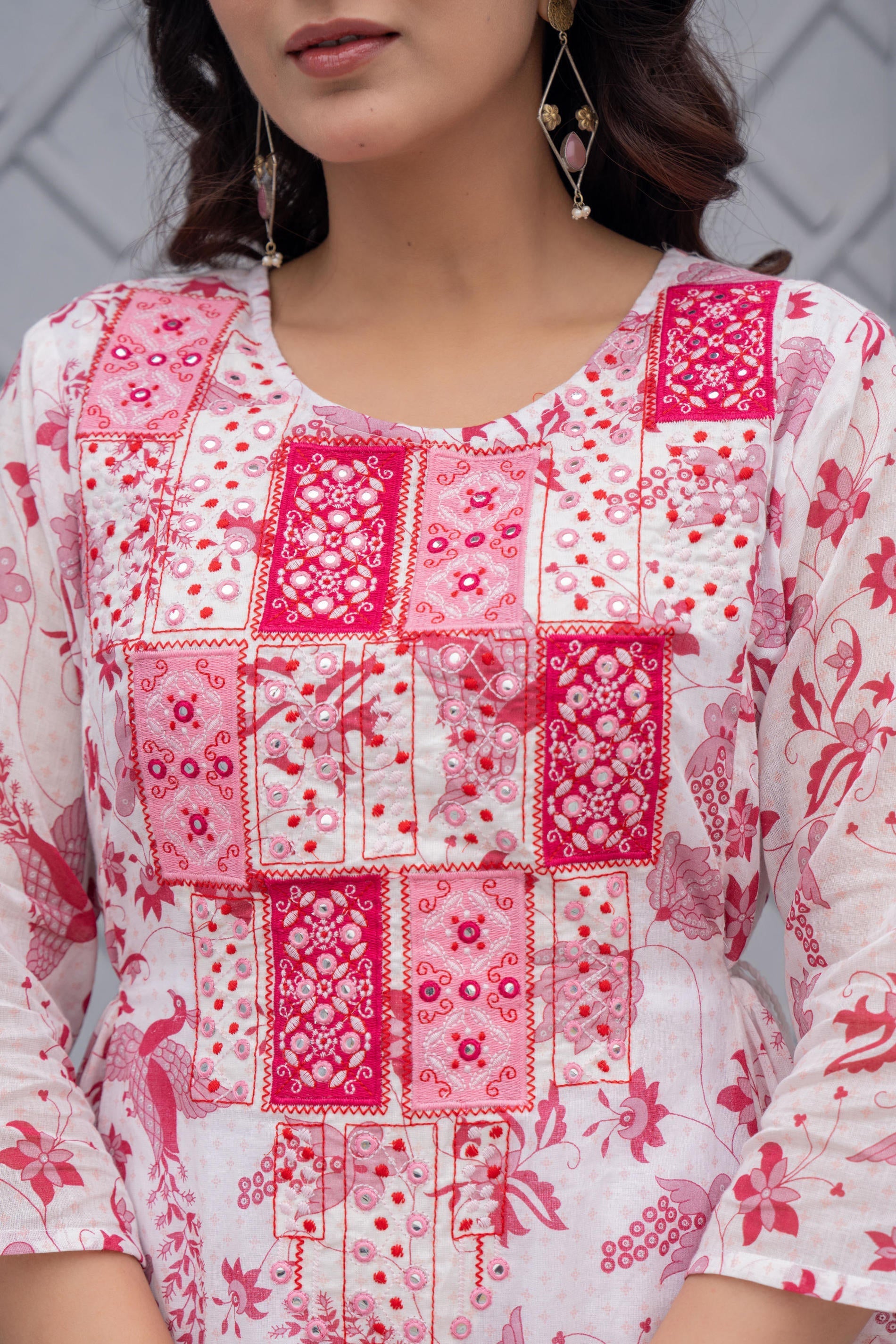 Juniper White & Pink Floral Printed Cotton Kurta Set With Thread & Mirror Work