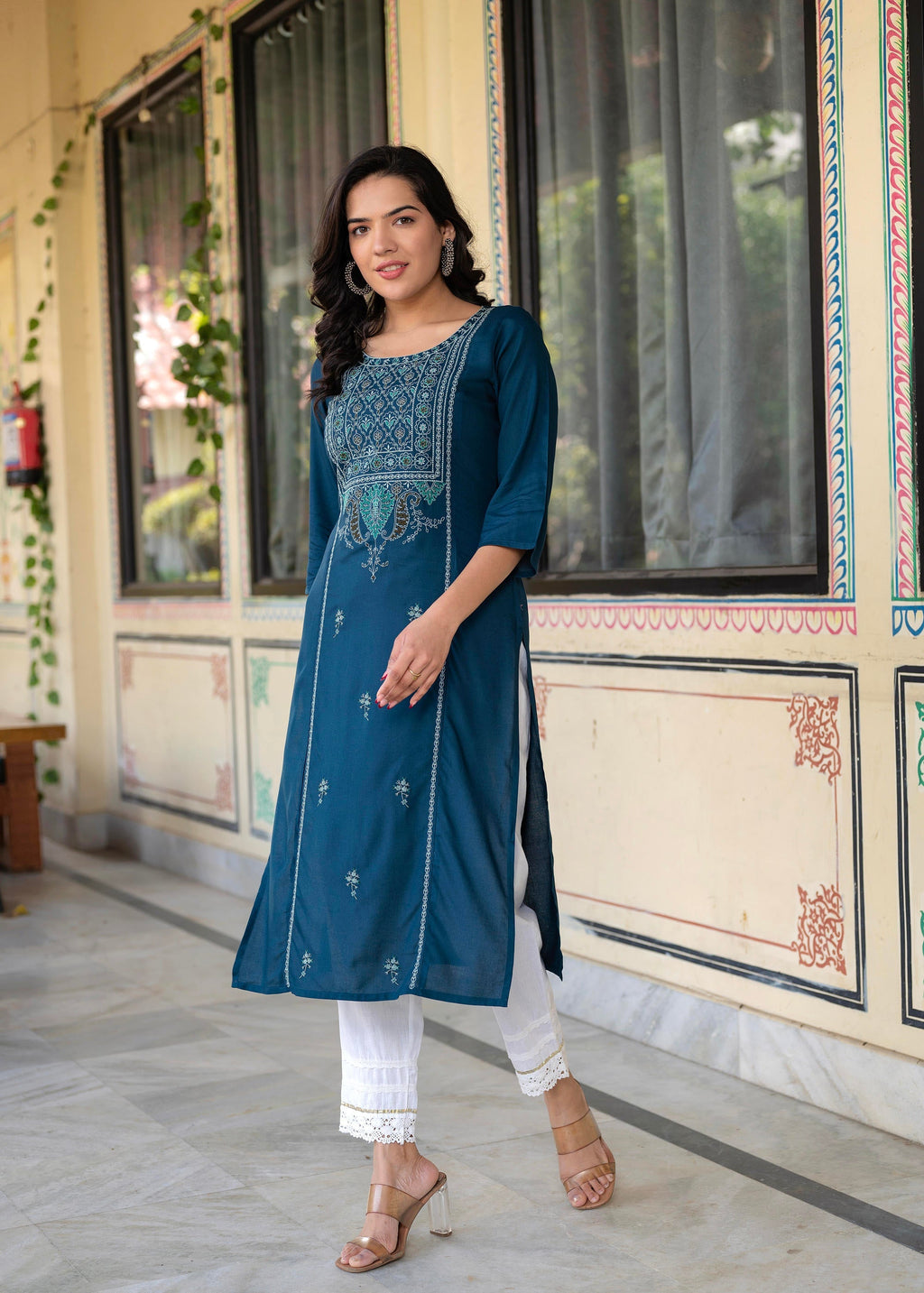Juniper Blue Viscose Geometric Printed Kurta With Ethnic Motifs & Thread Work