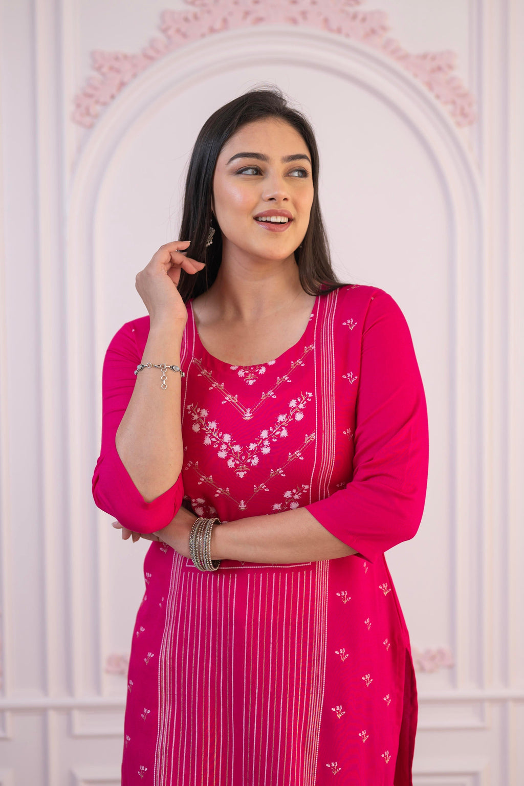 Juniper Women's Fuchsia Printed Viscose Straight Fit Kurta With Round Neck
