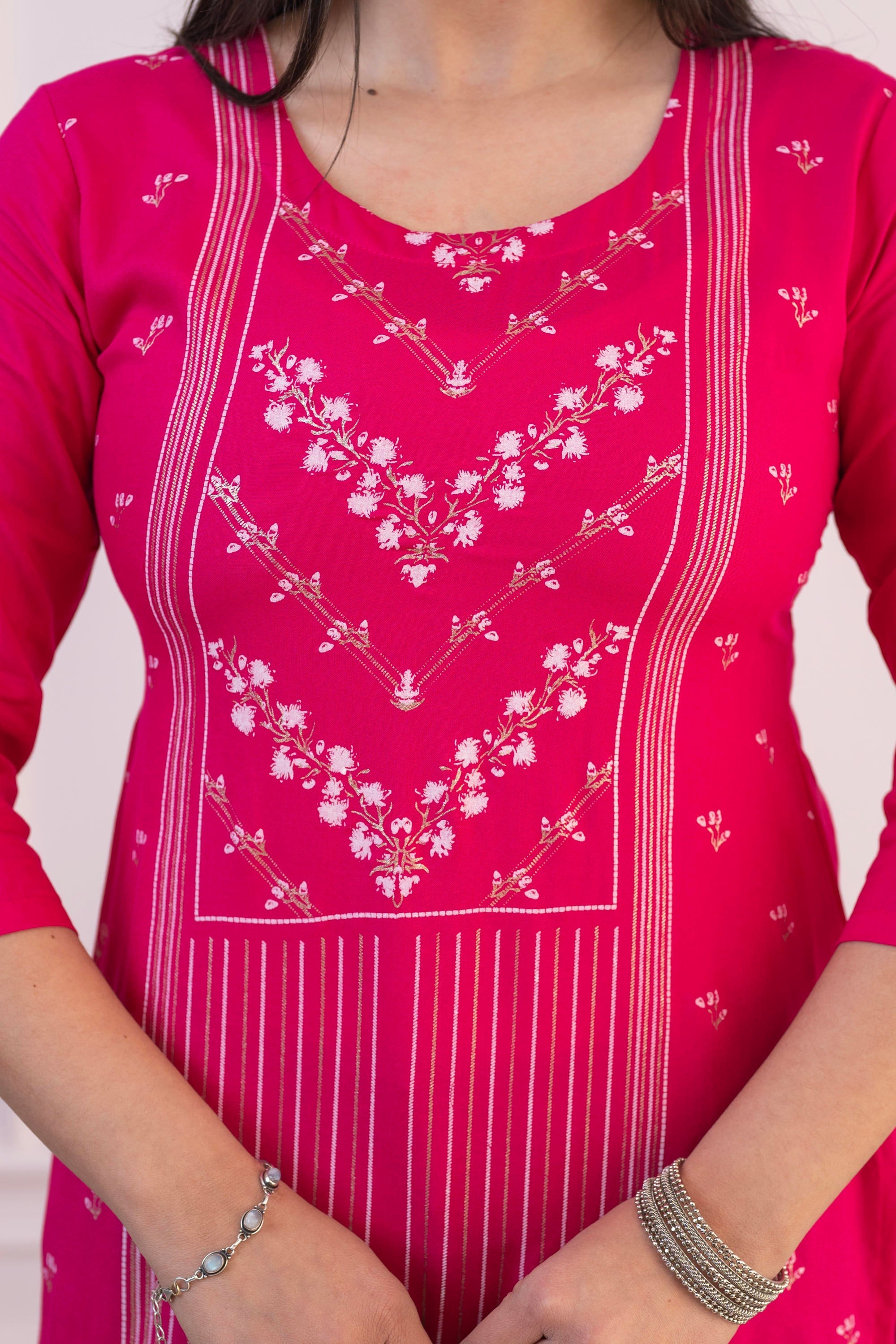 Juniper Women's Fuchsia Printed Viscose Straight Fit Kurta With Round Neck