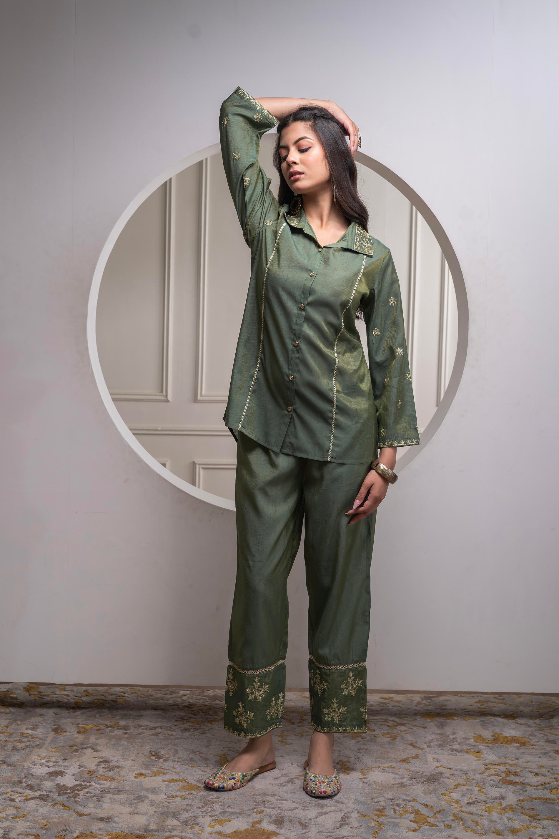 Juniper Fuchsia Solid Green Viscose Tunic And Pants Co-Ord Set With Zari Work And Button Detailing