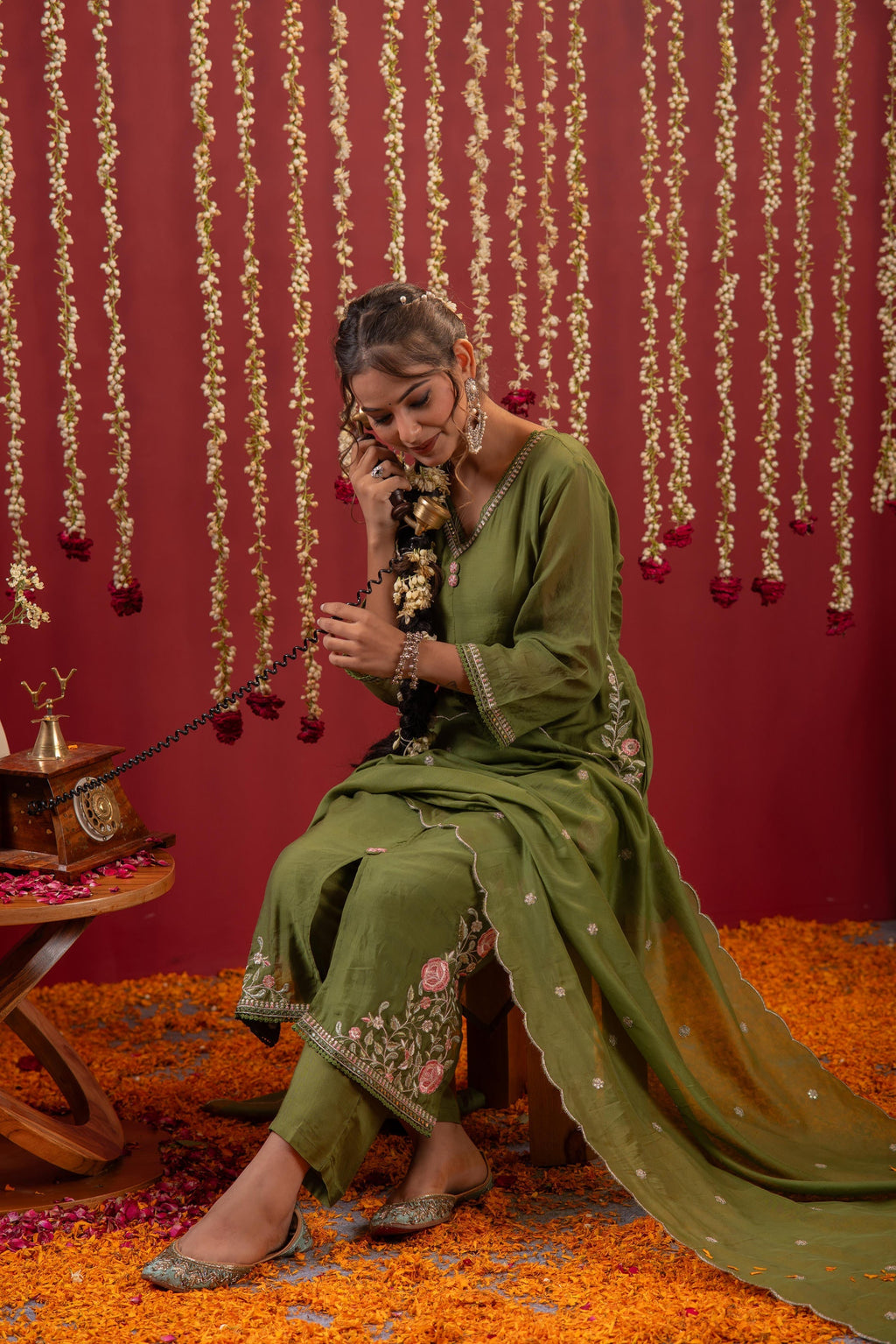 Juniper Mehendi Green Embroidered Kurta Set With Dupatta