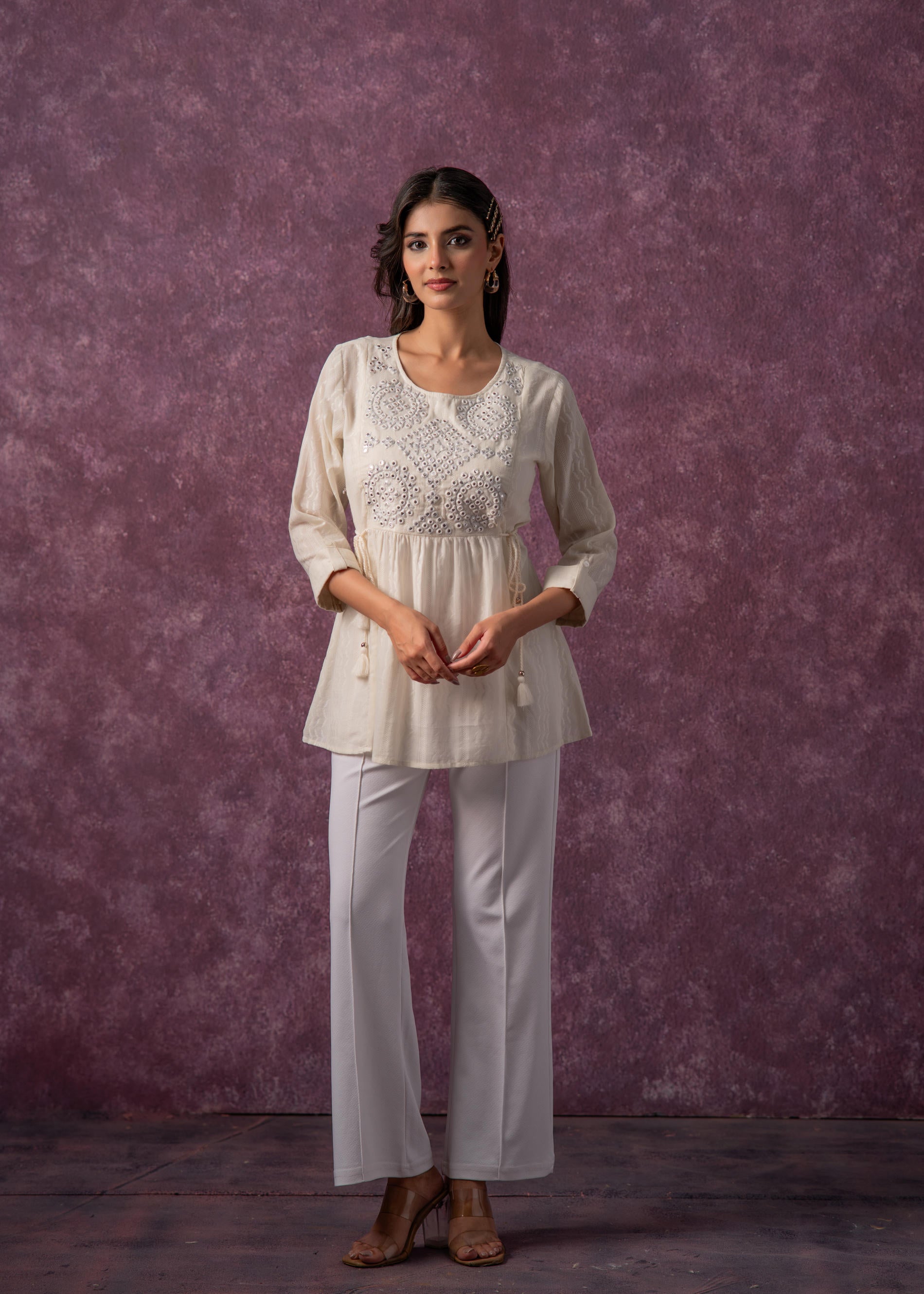 Juniper Women'S Off-White Cotton Tunic With Thread & Mirror Work