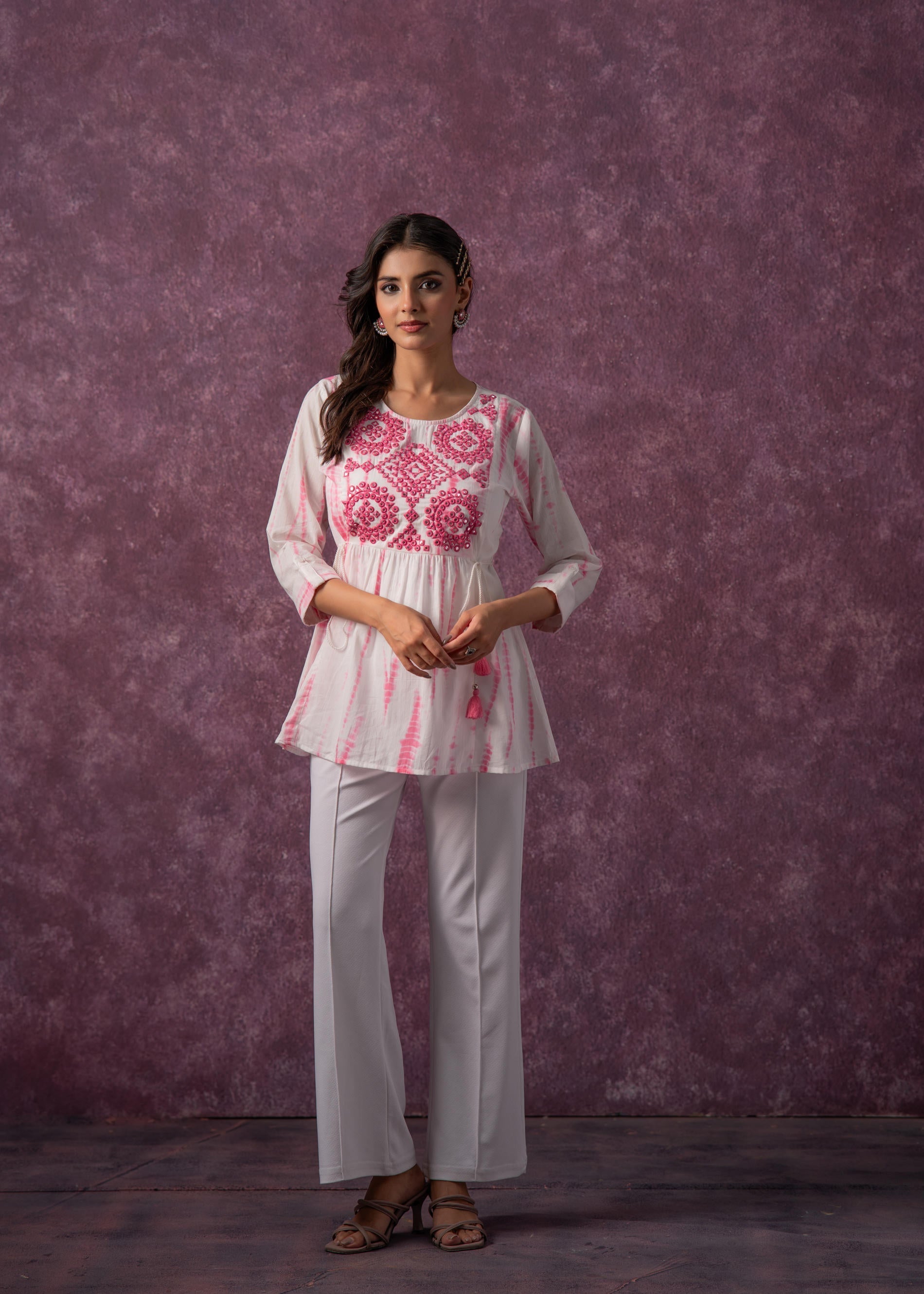 Juniper Women'S Pink Cotton Tunic With Thread & Mirror Work