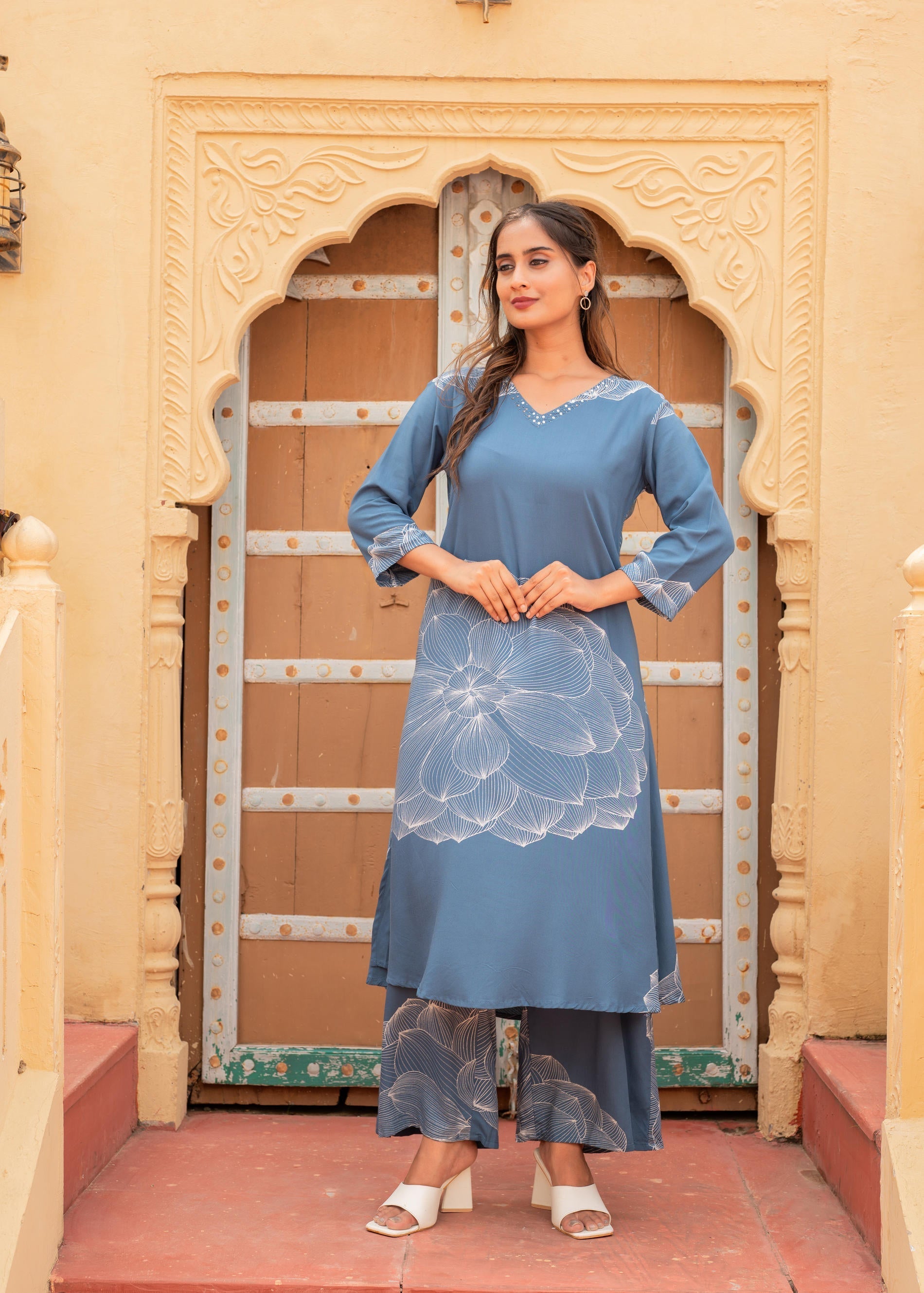 Juniper Women'S Printed Blue Viscose Kurta With Pant
