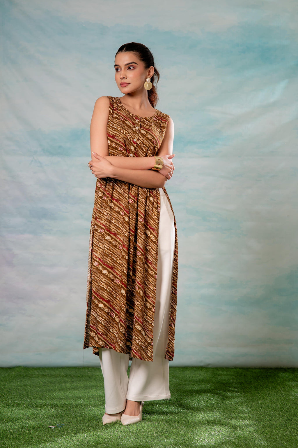 Juniper Women'S Brown Ethnic Motif Printed Sleeveless Kurta