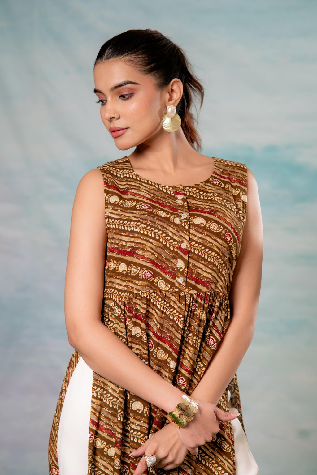 Juniper Women'S Brown Ethnic Motif Printed Sleeveless Kurta