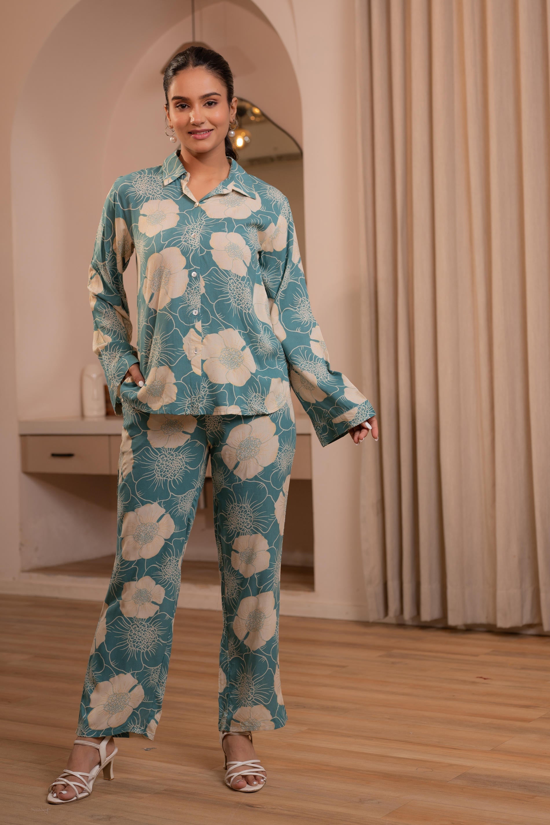 Juniper Women'S Mint Floral Printed Co-Ord Set With Button Details