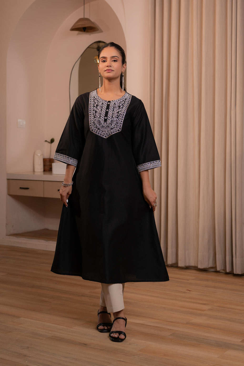 Juniper Black Noir Kashida Kurta