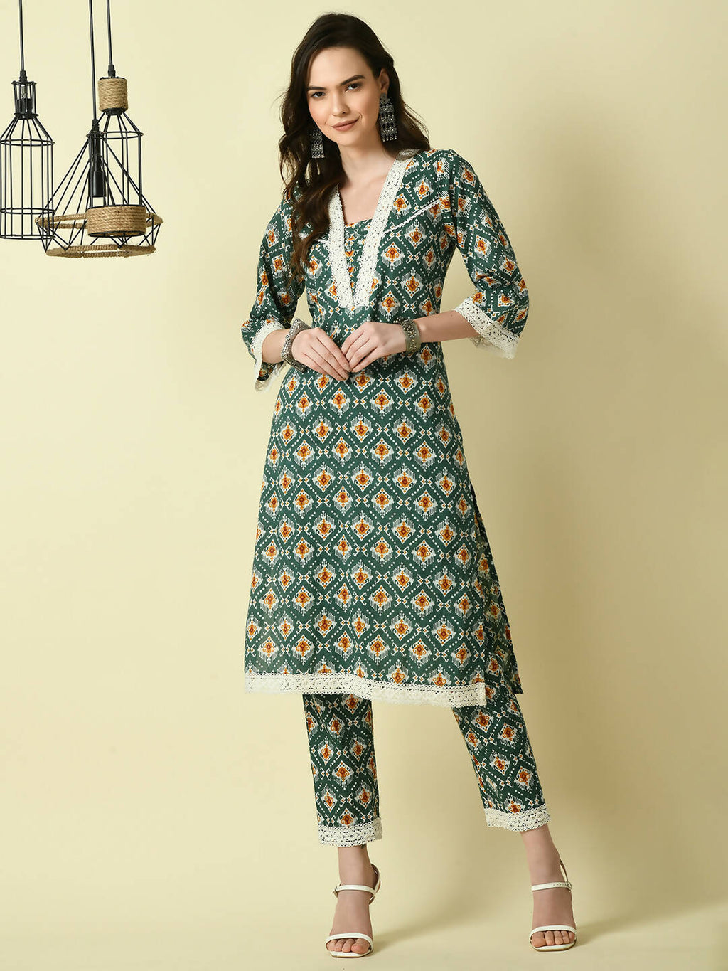 Myshka Women's Green Straight Kurta & Trousers
